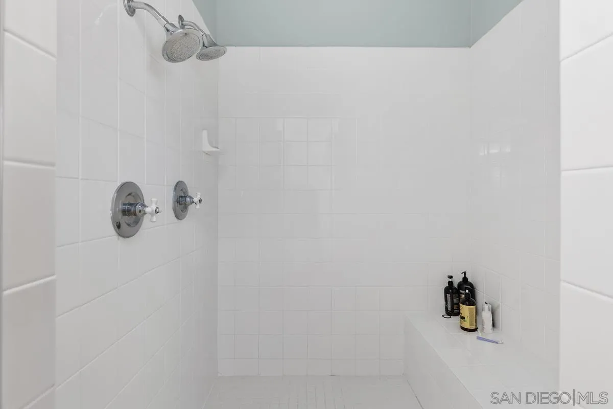 https://cdn.realtyfeed.com/cdn/127/230012684/1247678e27f722388652aa710461f3a6.webp