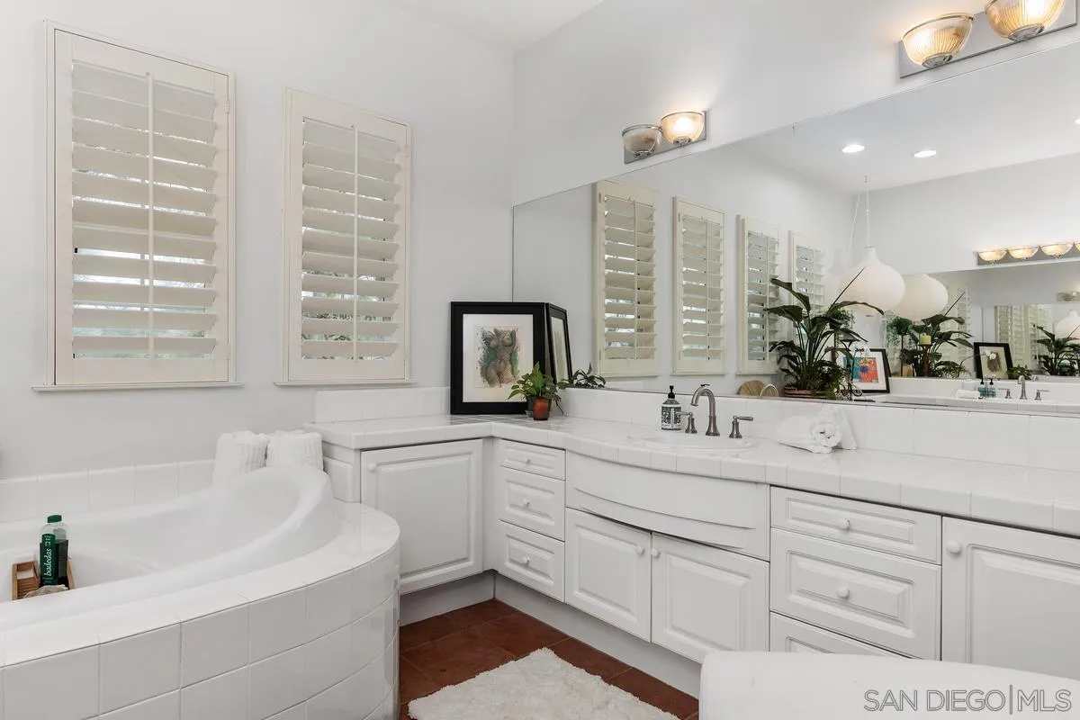 https://cdn.realtyfeed.com/cdn/127/230012684/6a7420c391bbaea8b005b1a8ad870fdd.webp