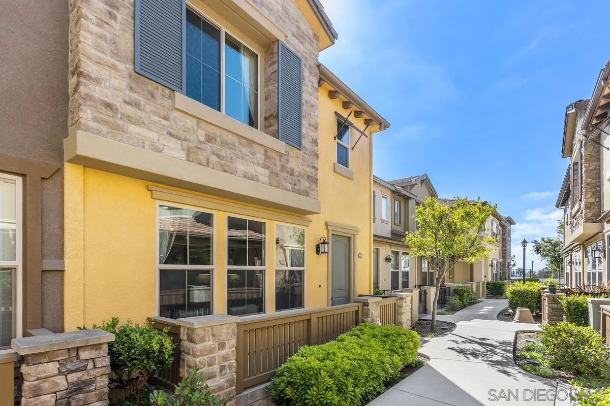 Photo #2: 230012930 Listing 