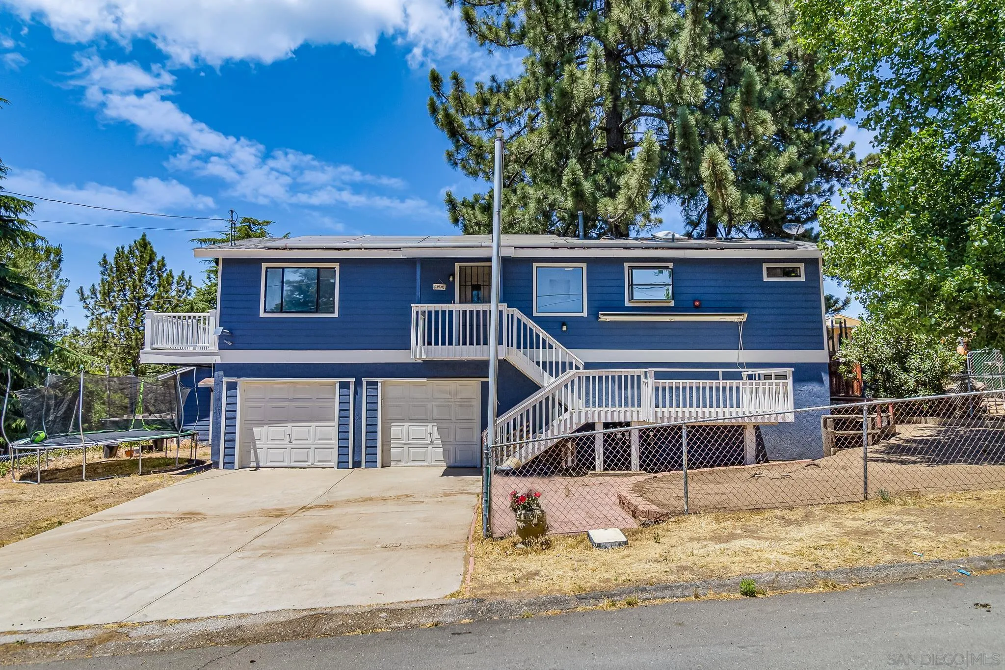 https://cdn.realtyfeed.com/cdn/127/230013085/72a515945239c3aa761a667386557d32.webp