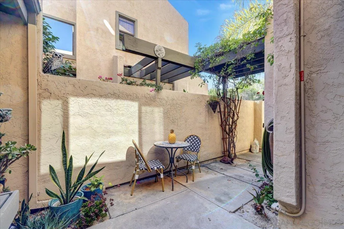 Photo #6: 230013698 Listing 