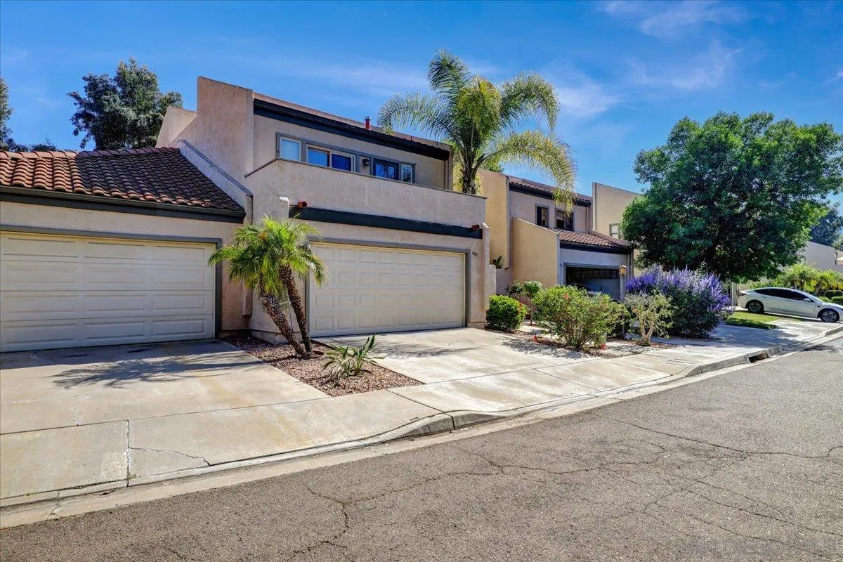 Photo #3: 230013698 Listing 
