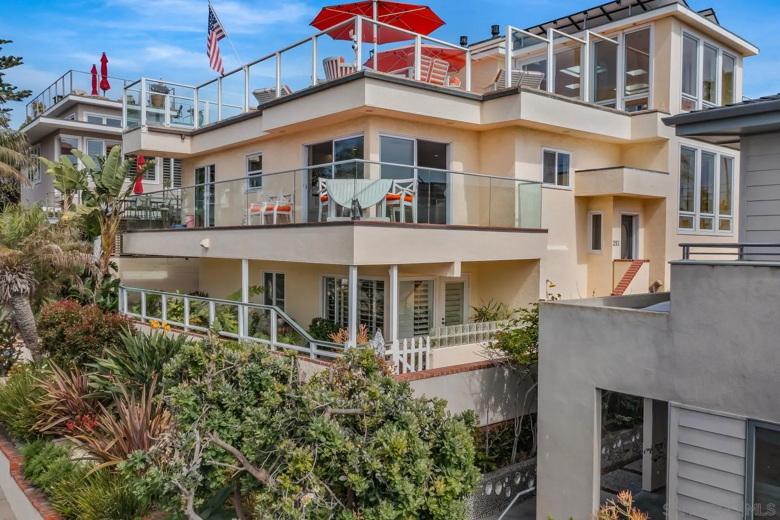 Photo #3: 230013895 Listing 