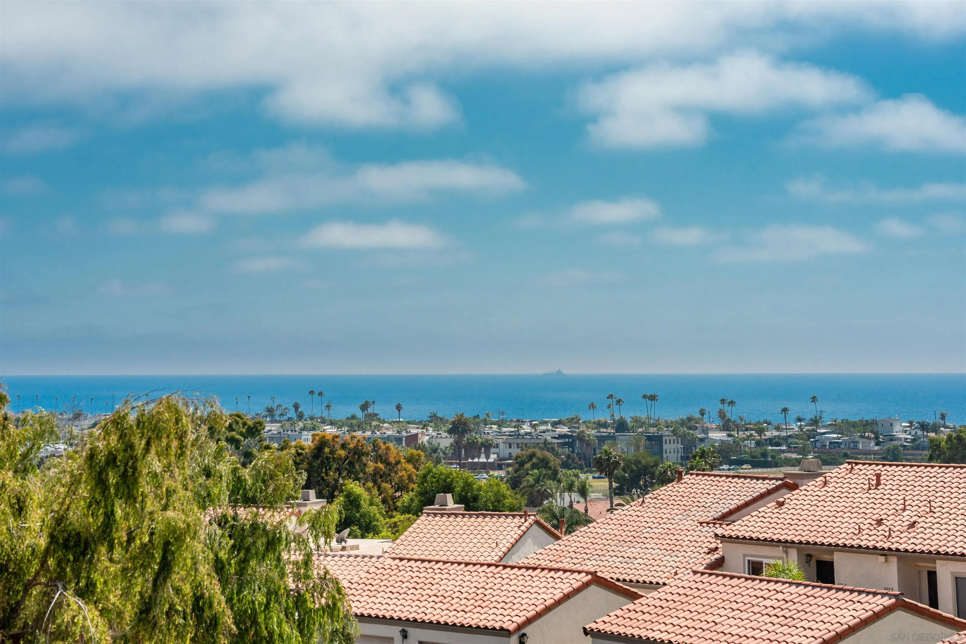 Photo #4: 230014033 Listing 