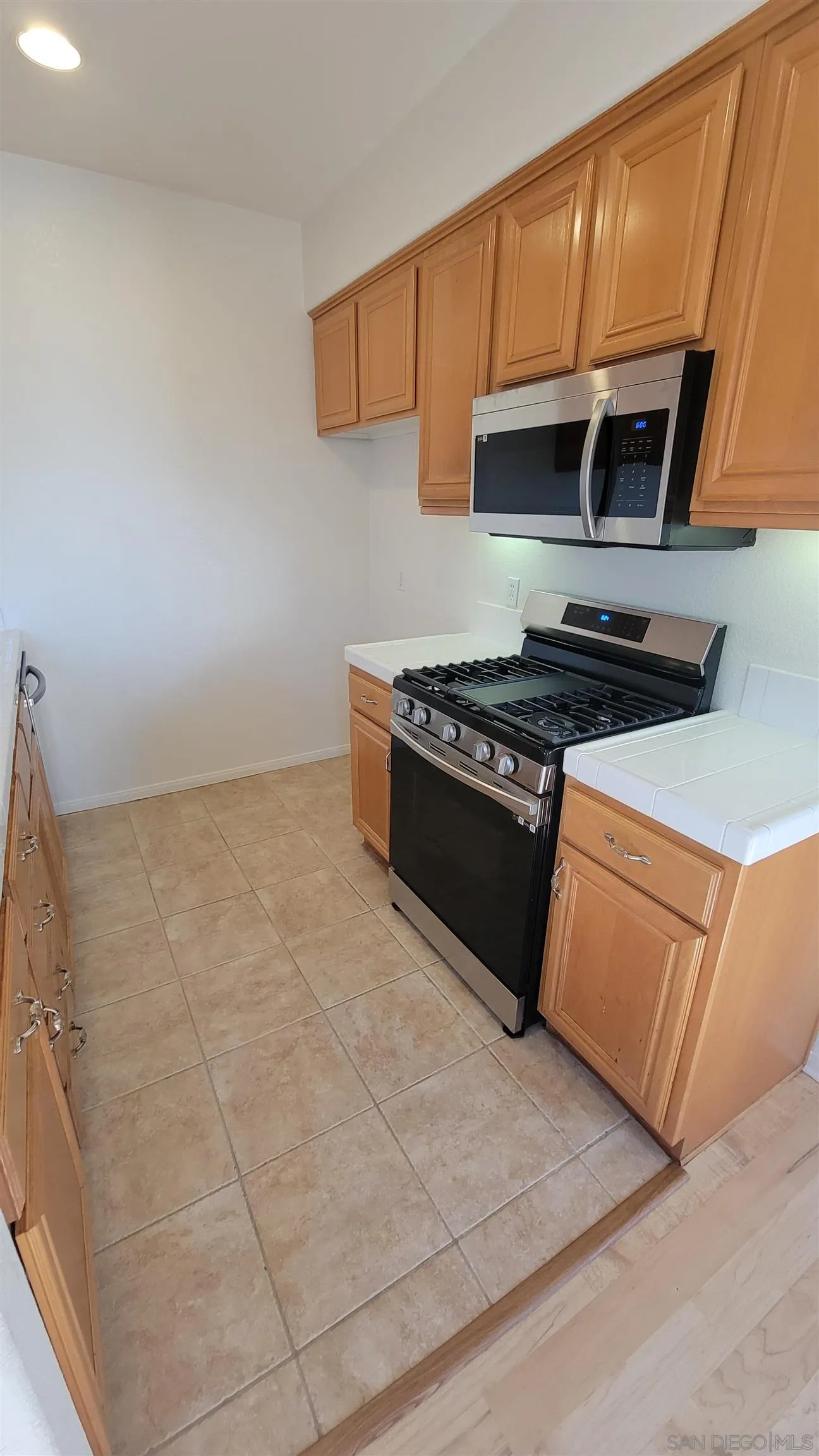 Photo #4: 230014059 Listing 