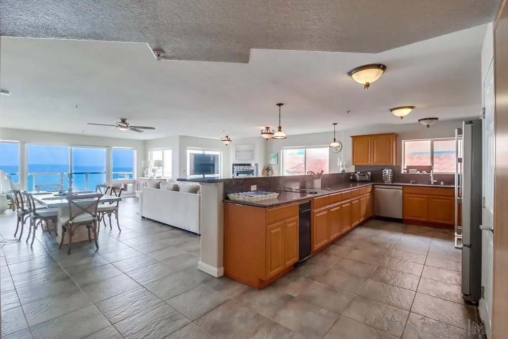 Photo #2: 230014335 Listing 