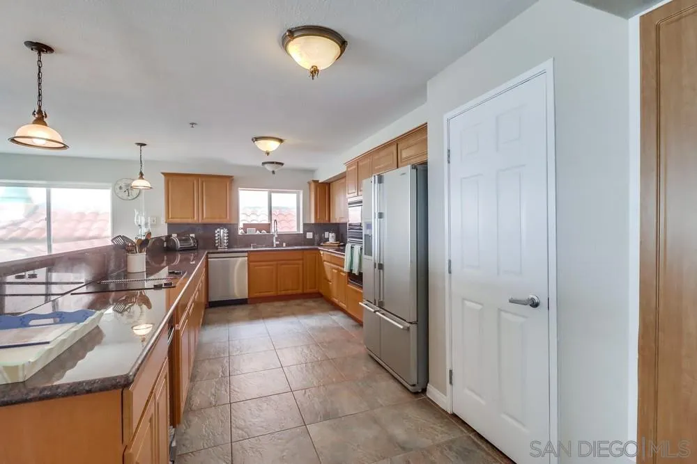 Photo #5: 230014335 Listing 