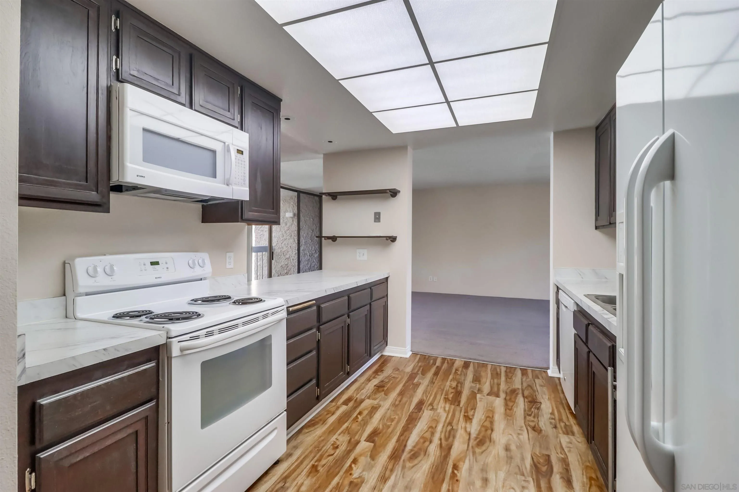 https://cdn.realtyfeed.com/cdn/127/230014347/cde5925489959994ca8740780dbf582c.webp