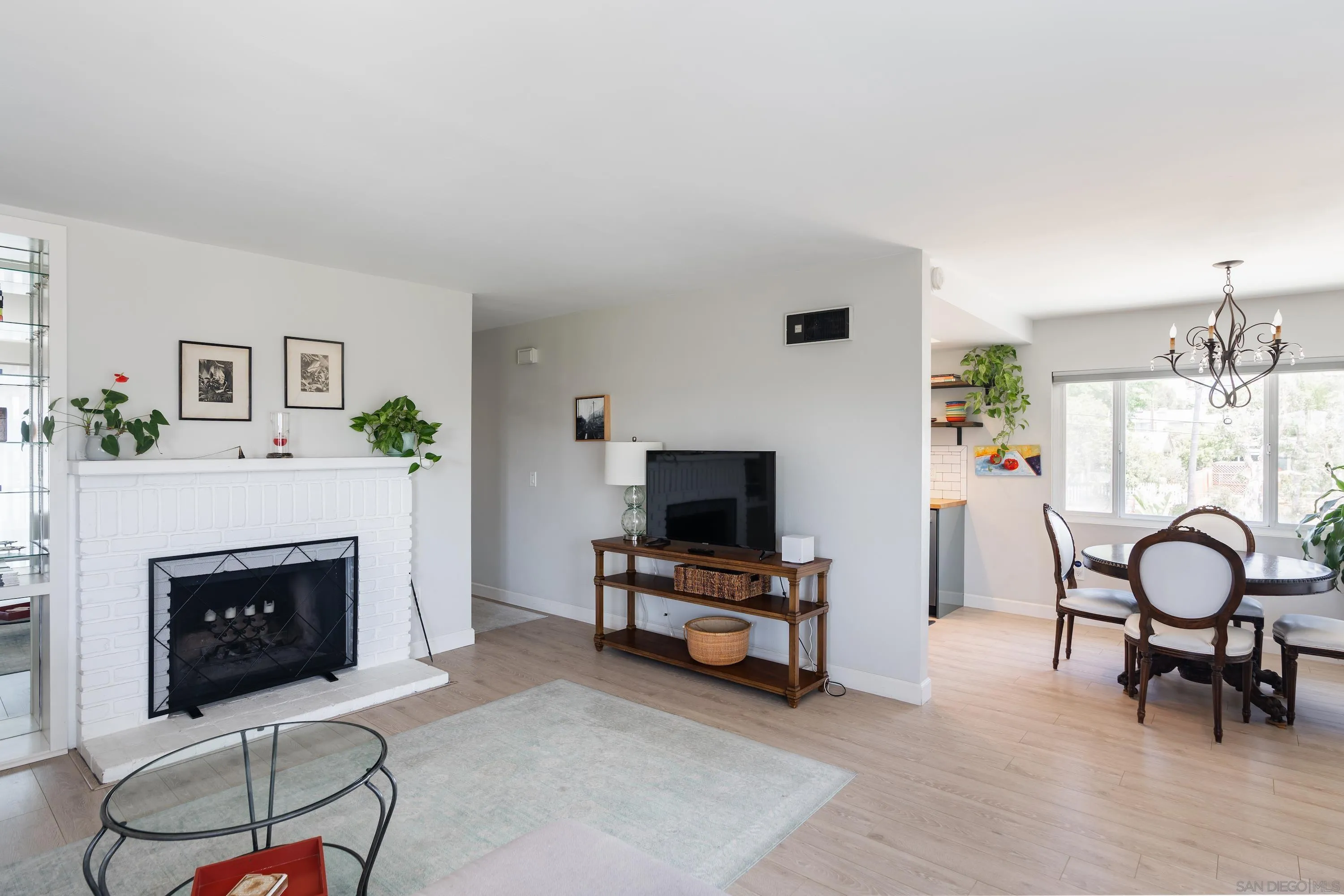Photo #3: 230014486 Listing 