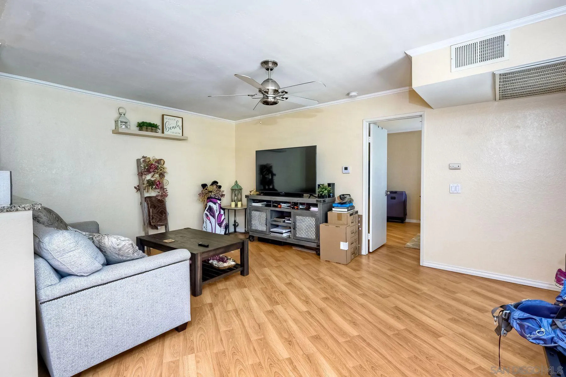 Photo #4: 230014525 Listing 