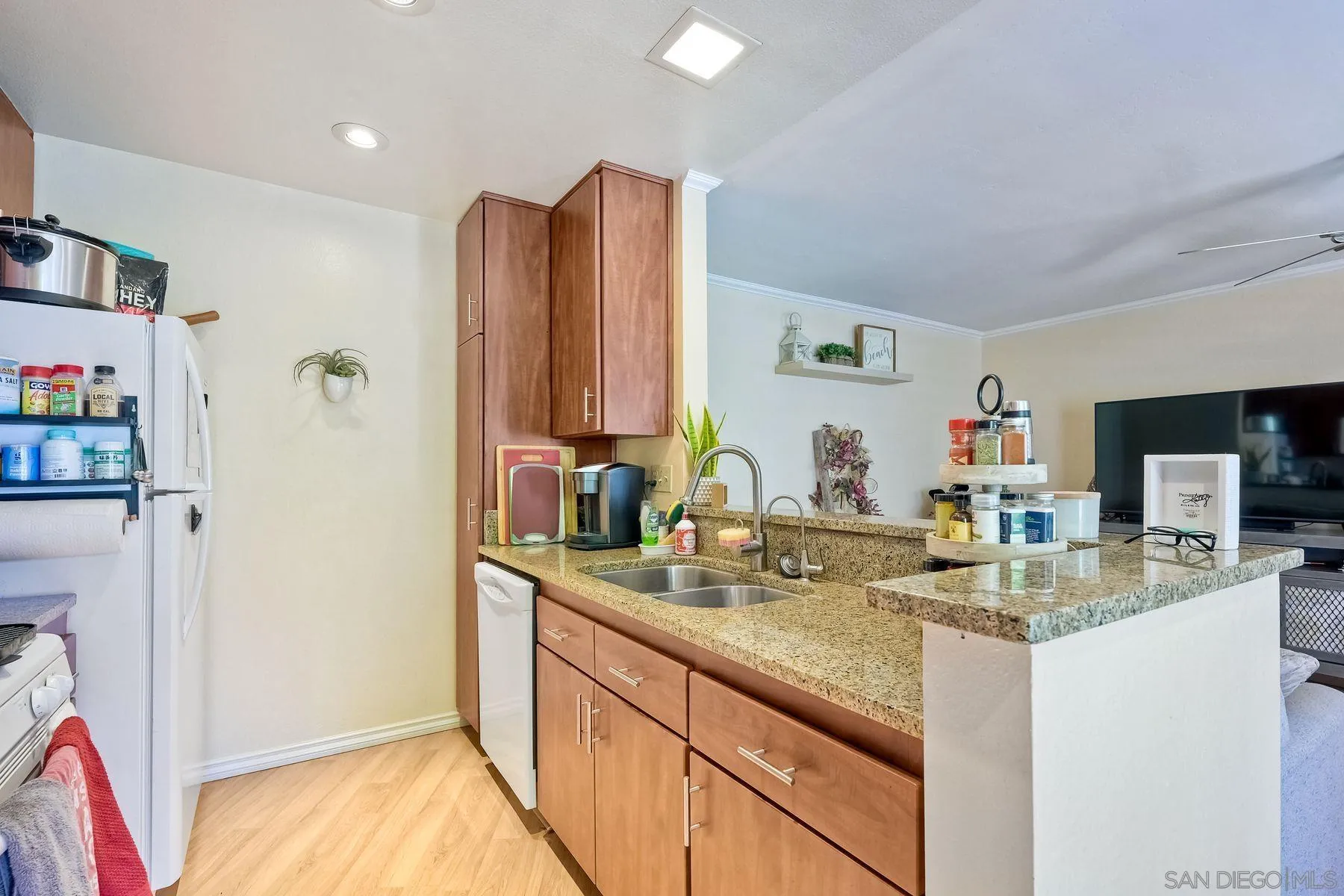 Photo #6: 230014525 Listing 