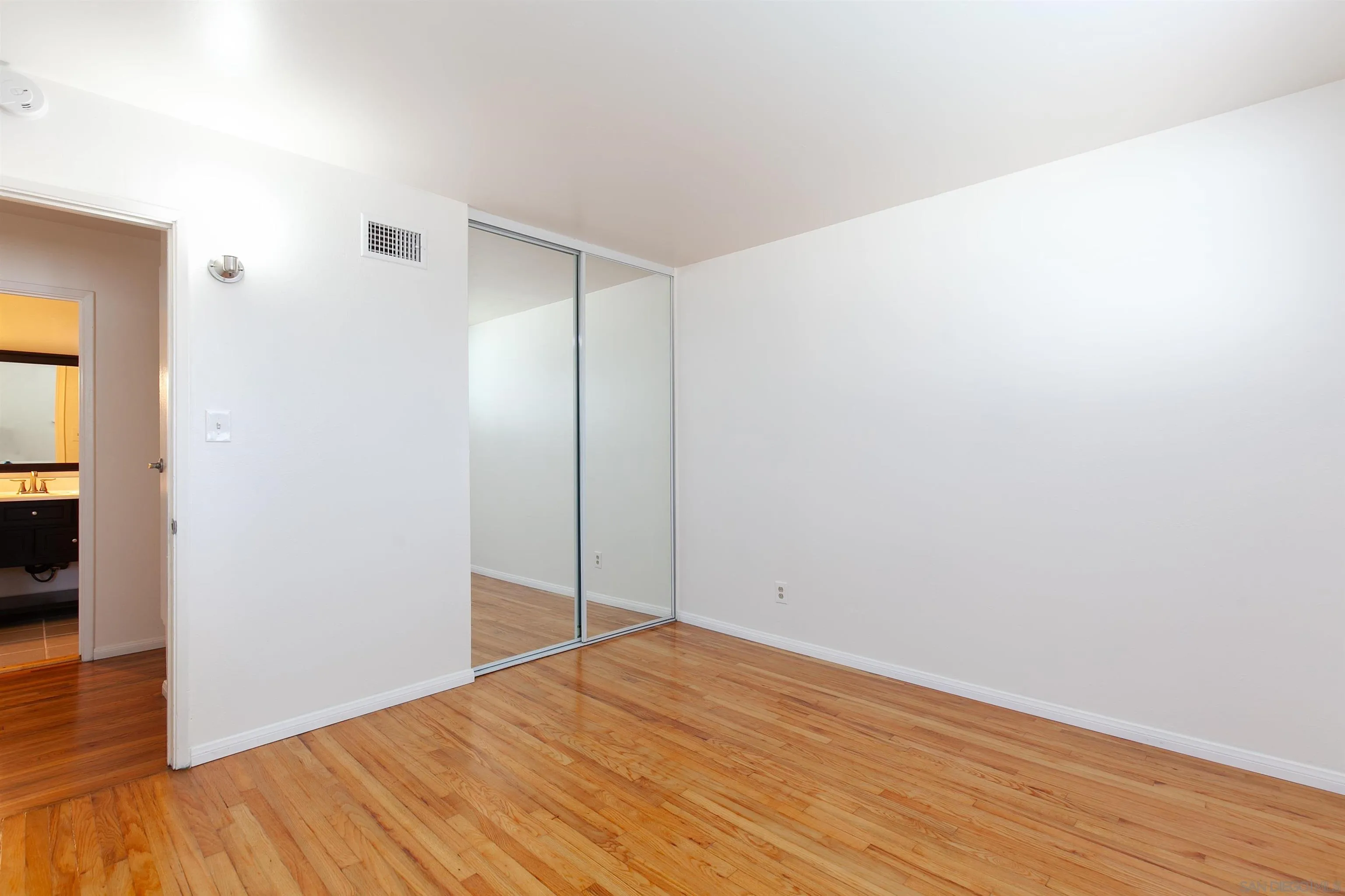 https://cdn.realtyfeed.com/cdn/127/230014554/b0d2586bea4ae57827314df335b68470.webp
