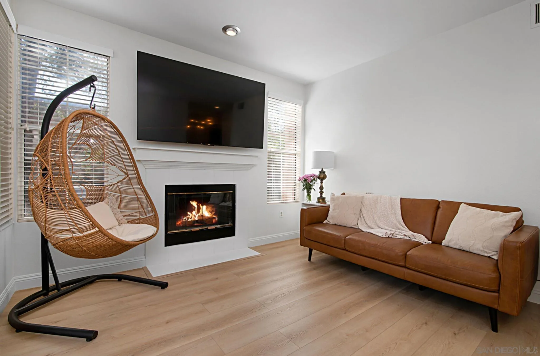 Photo #5: 230014594 Listing 