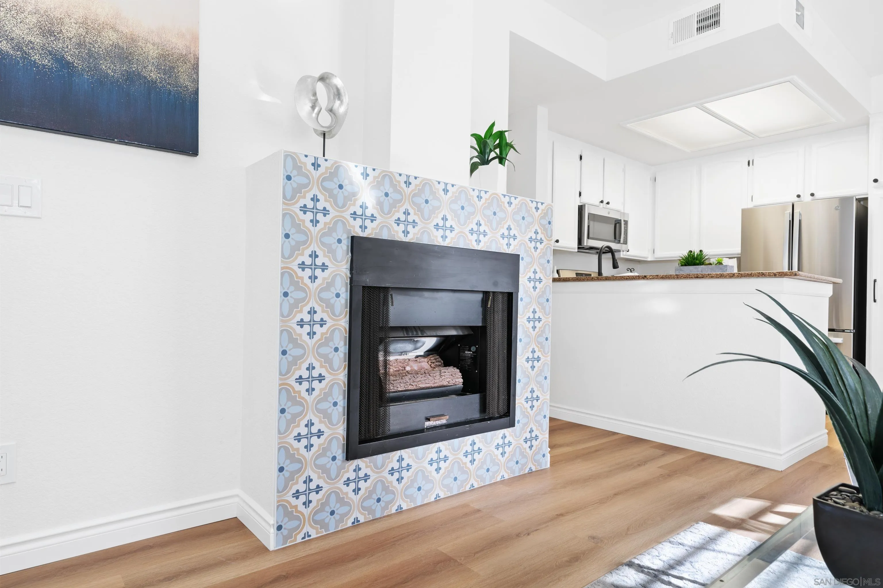 Photo #6: 230014631 Listing 