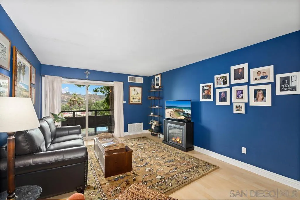 Photo #3: 230014796 Listing 