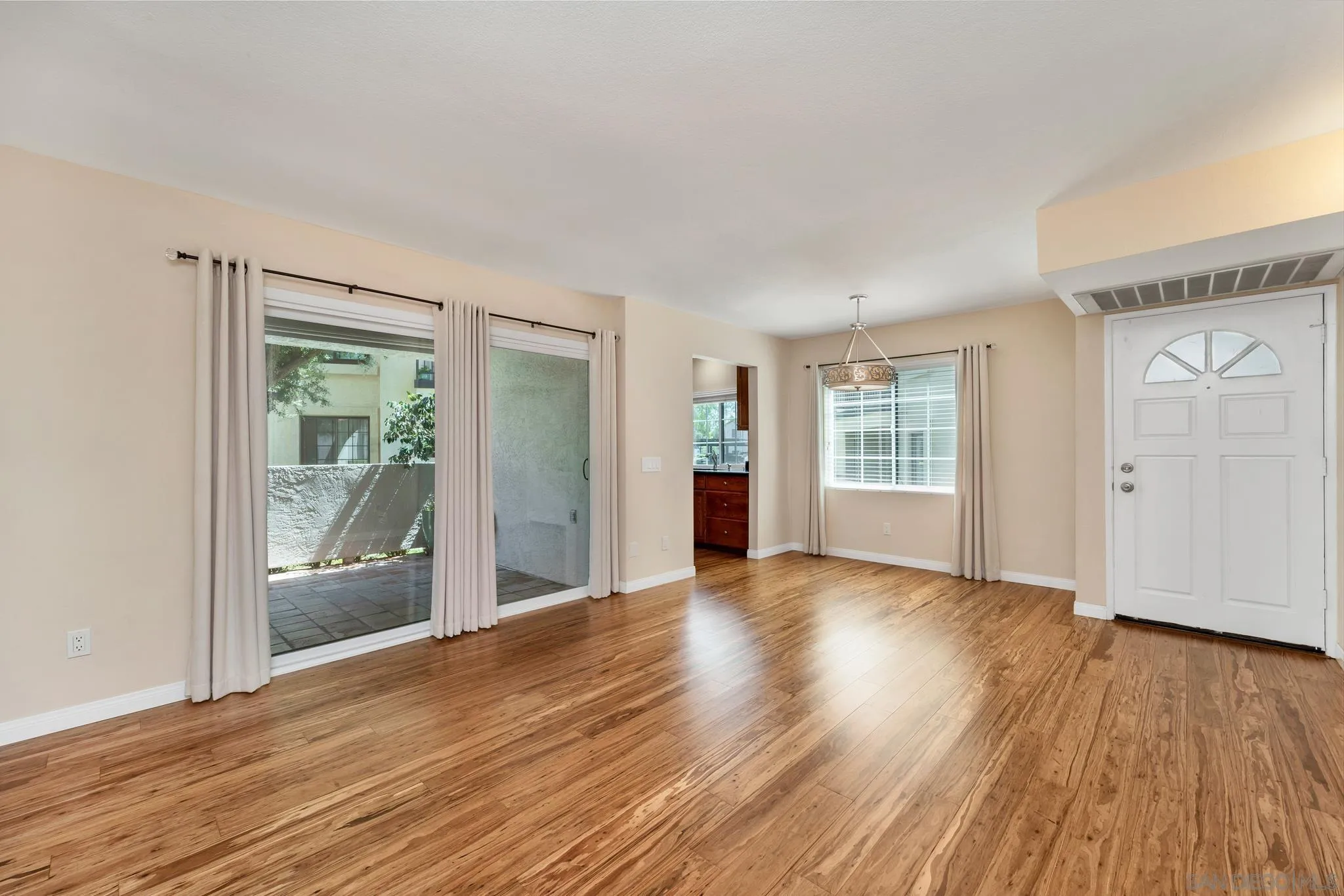 Photo #4: 230014988 Listing 