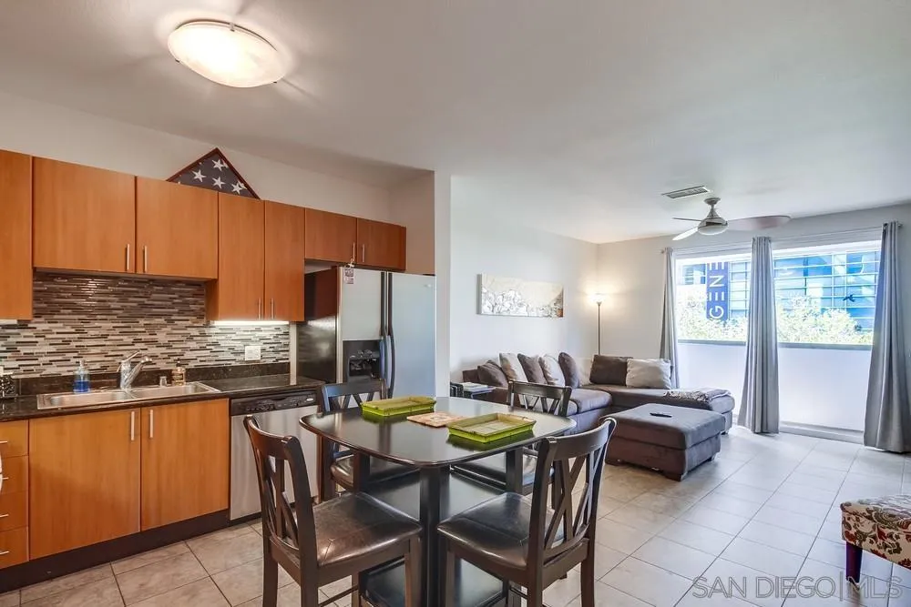 Photo #4: 230015536 Listing 