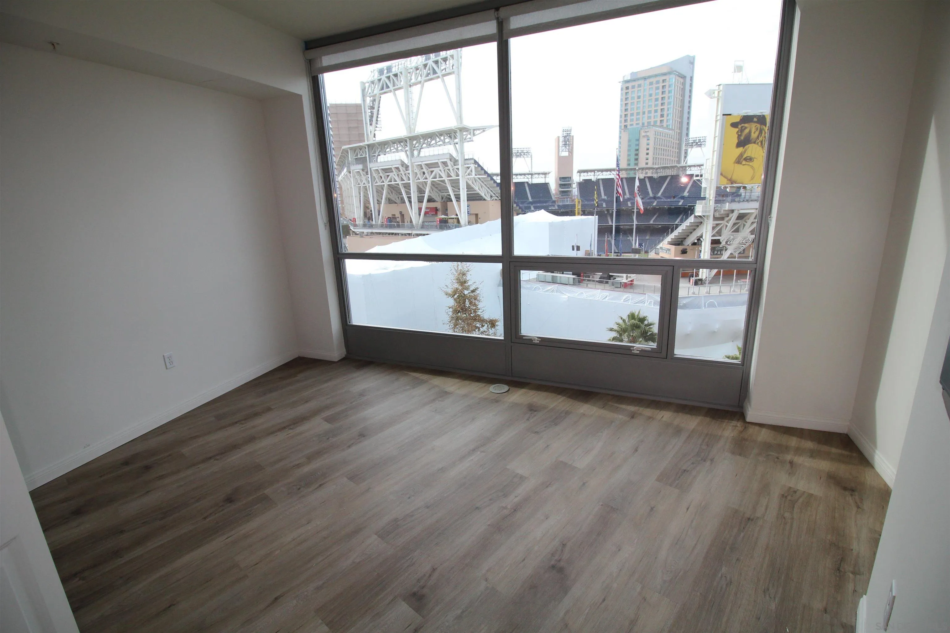 Photo #4: 230017011 Listing 