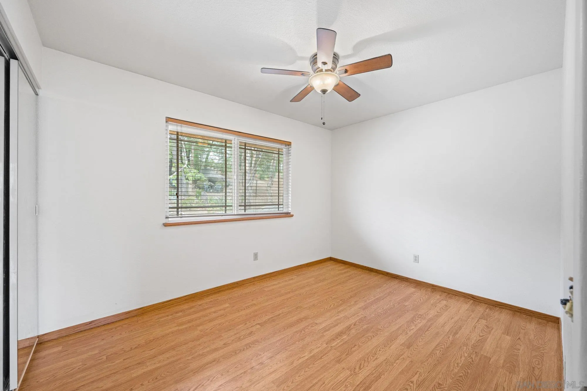 https://cdn.realtyfeed.com/cdn/127/230017205/6ddd87b260207b406d14a8ab246cdb46.webp
