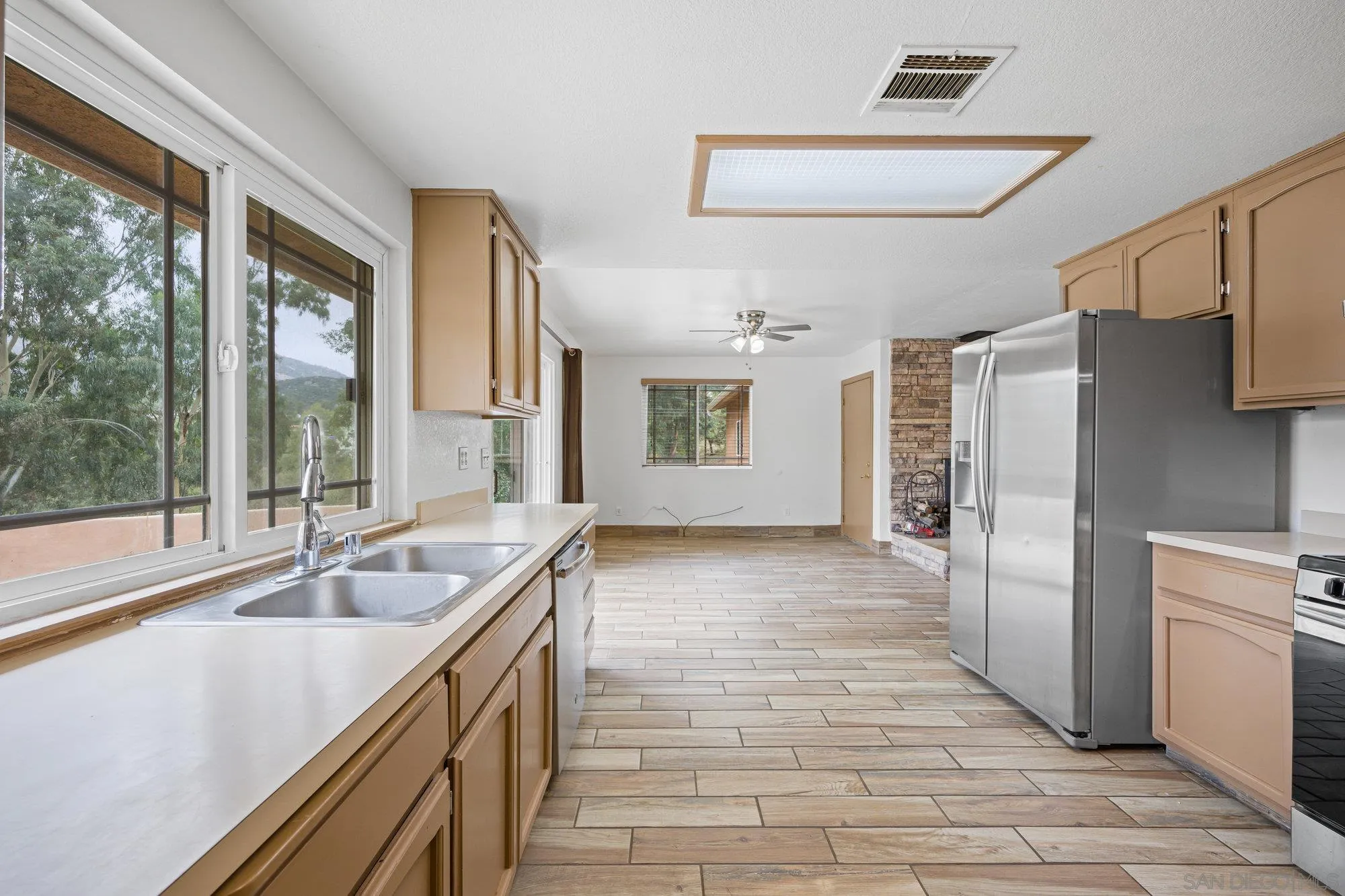 https://cdn.realtyfeed.com/cdn/127/230017205/abff748a5f439991a279127989f769e7.webp