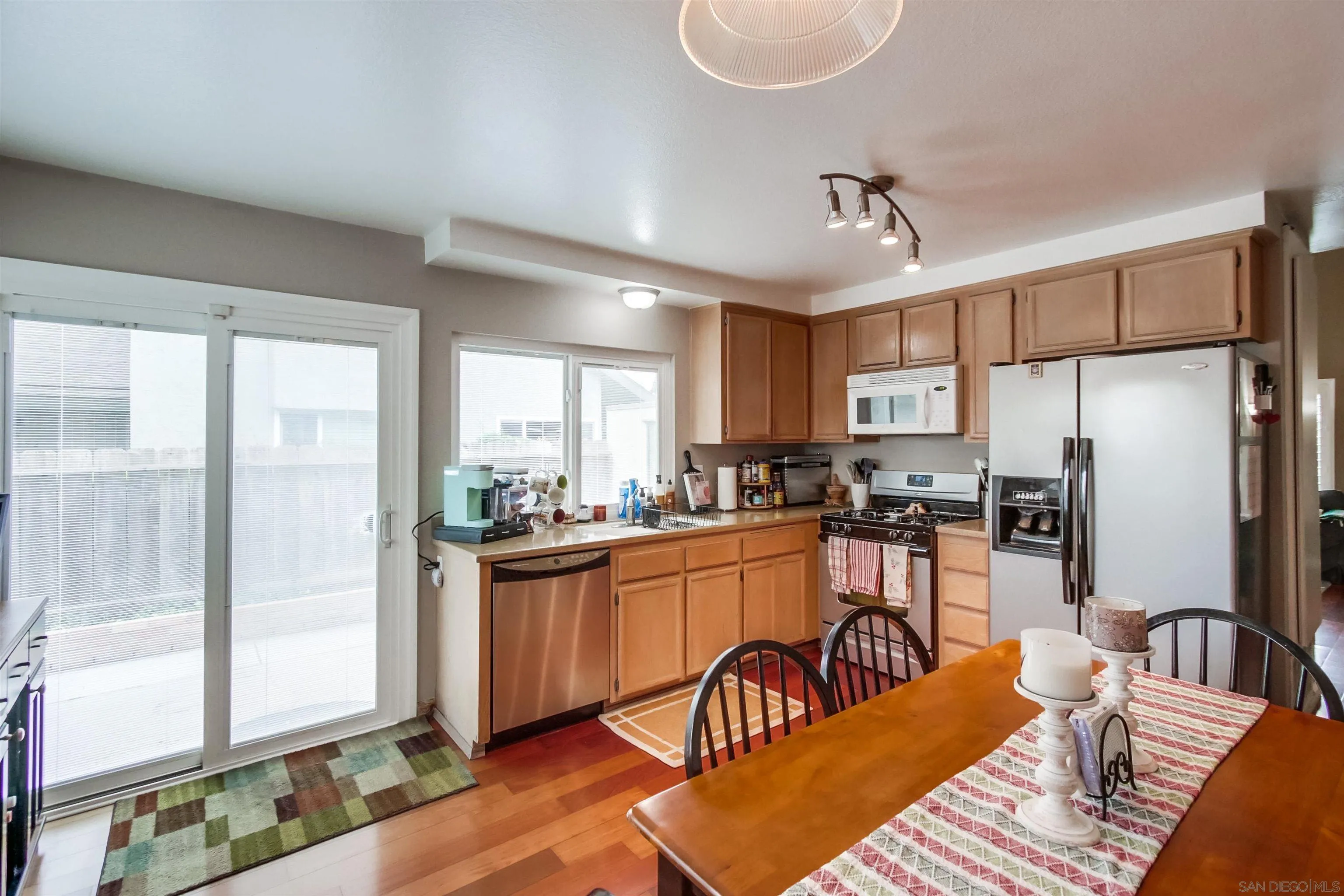 https://cdn.realtyfeed.com/cdn/127/230017219/92a5747ae7addbbad2712811912ad956.webp