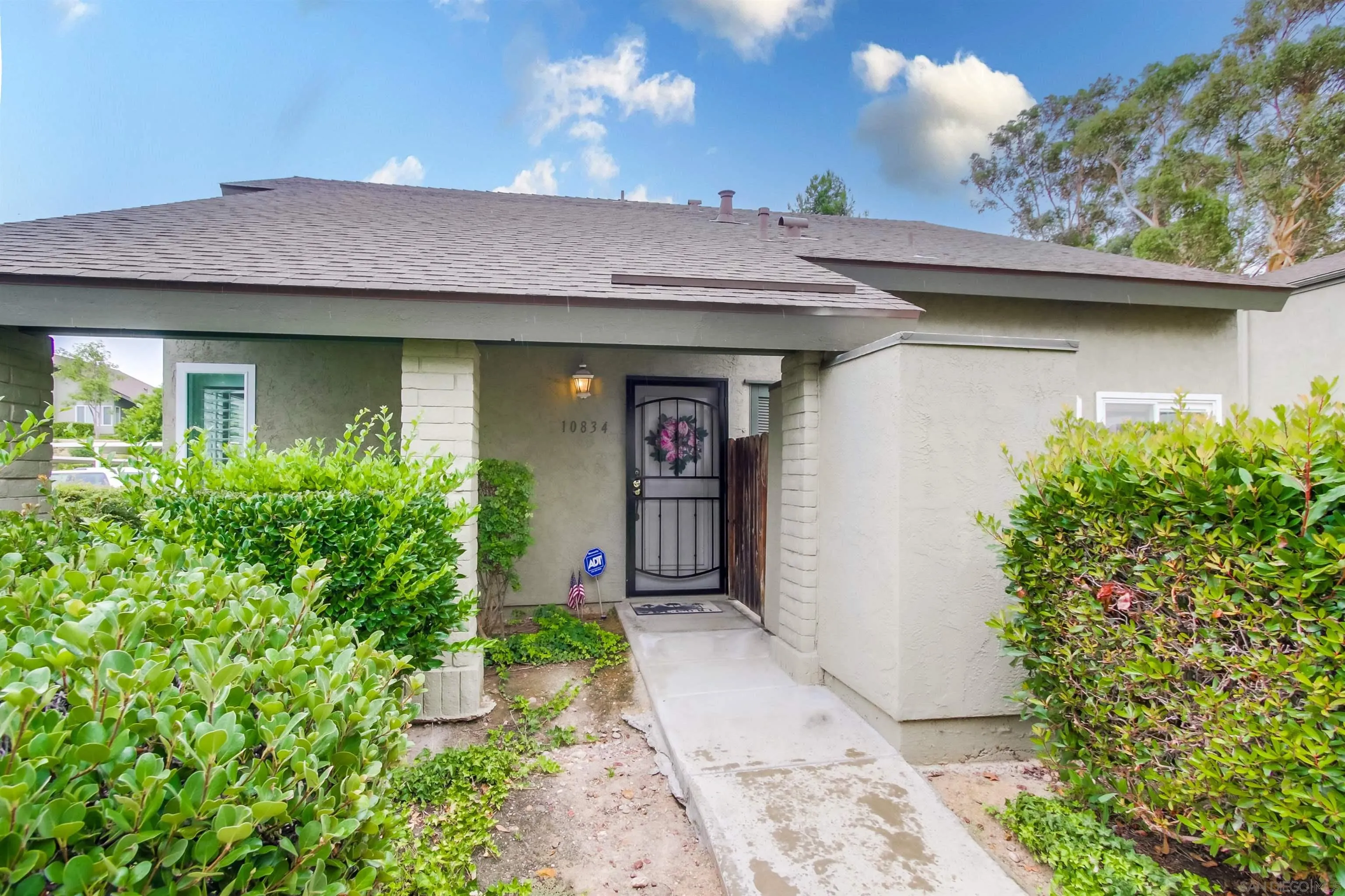 https://cdn.realtyfeed.com/cdn/127/230017219/93b6115ed3d507ec993a8688c3aa605a.webp