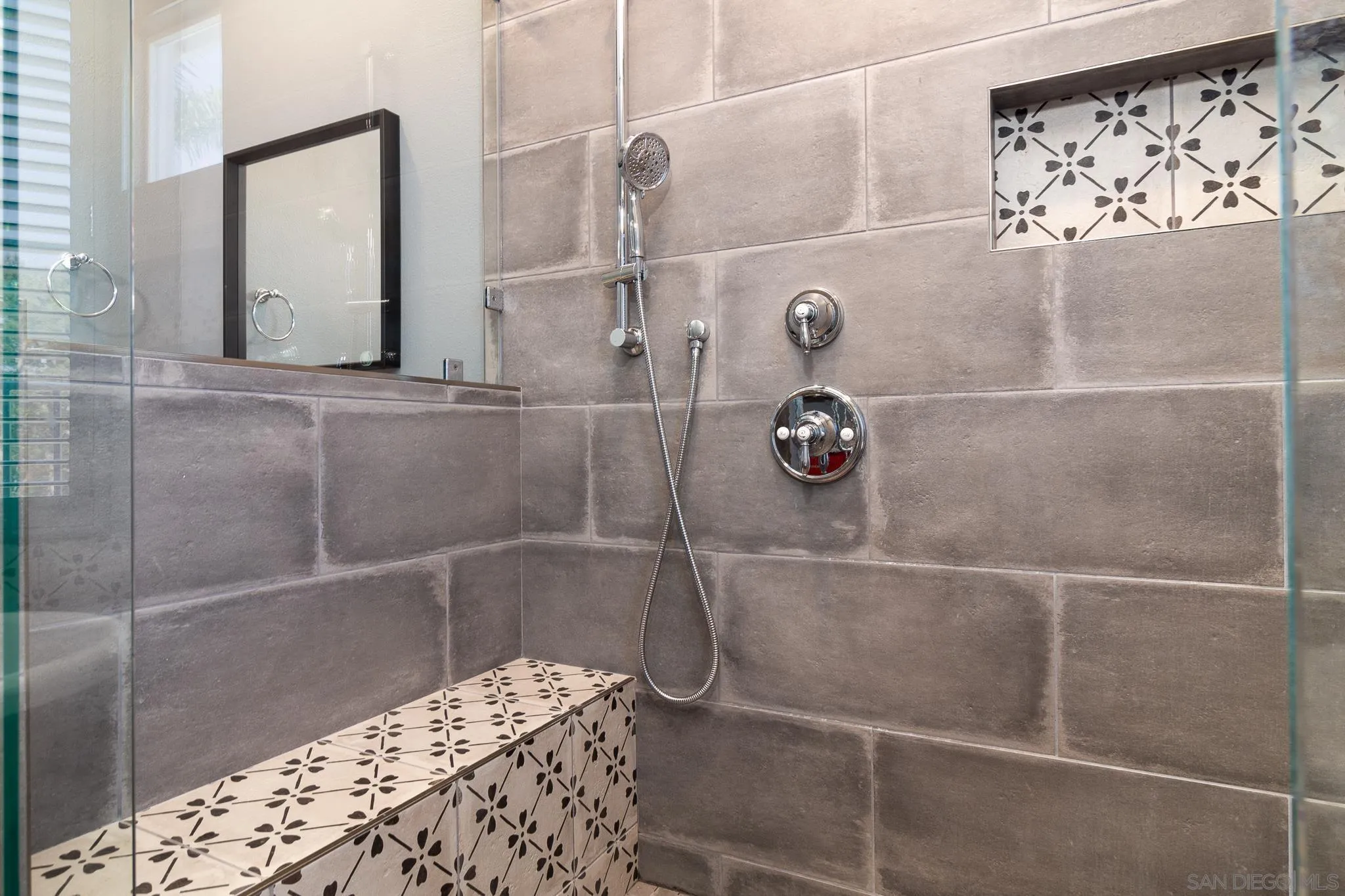 https://cdn.realtyfeed.com/cdn/127/230017507/bddf5cf8e5427568a8b6688889f97e69.webp