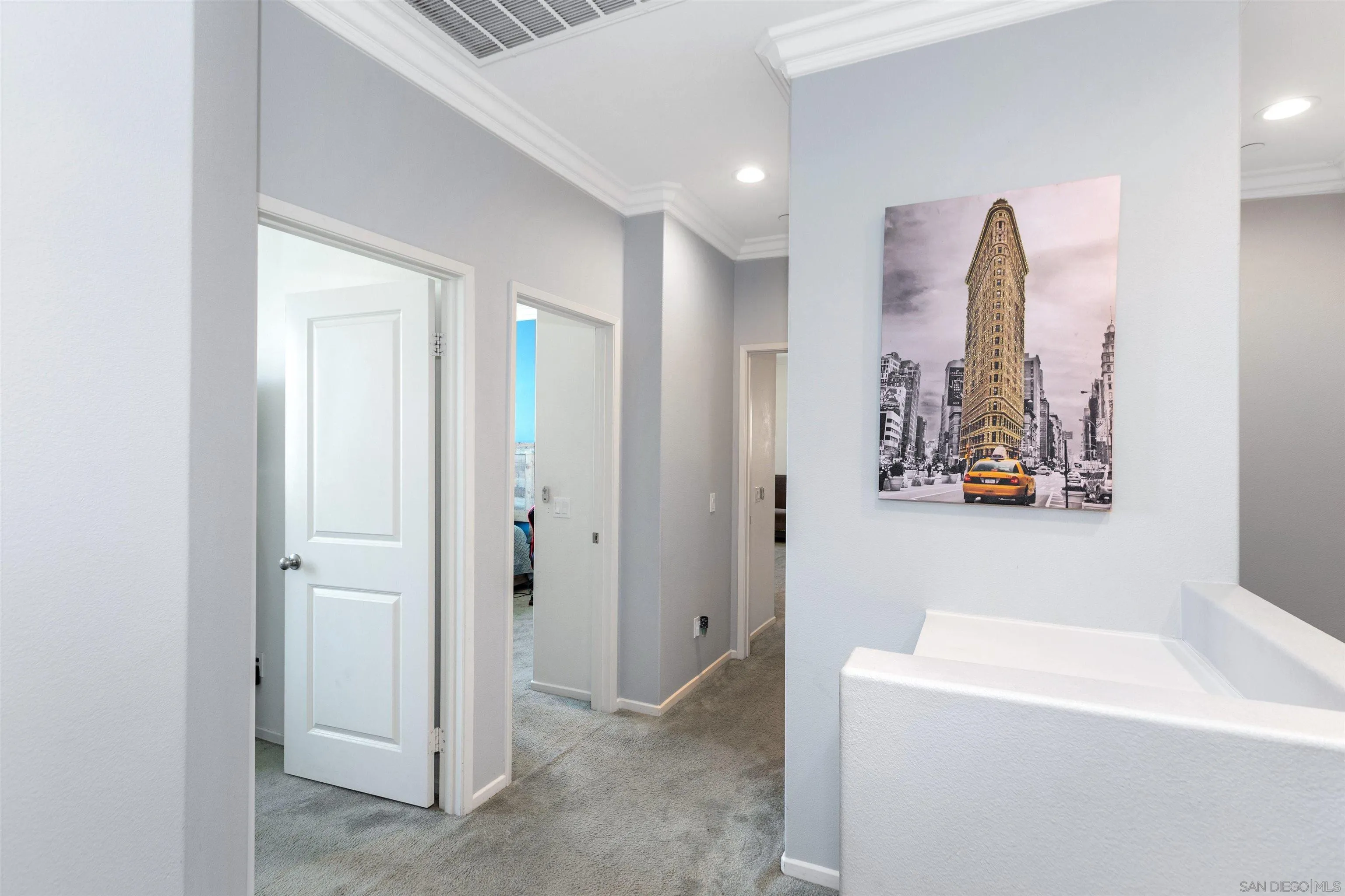 https://cdn.realtyfeed.com/cdn/127/230017546/df6e7537893b0769090461bd54971f37.webp