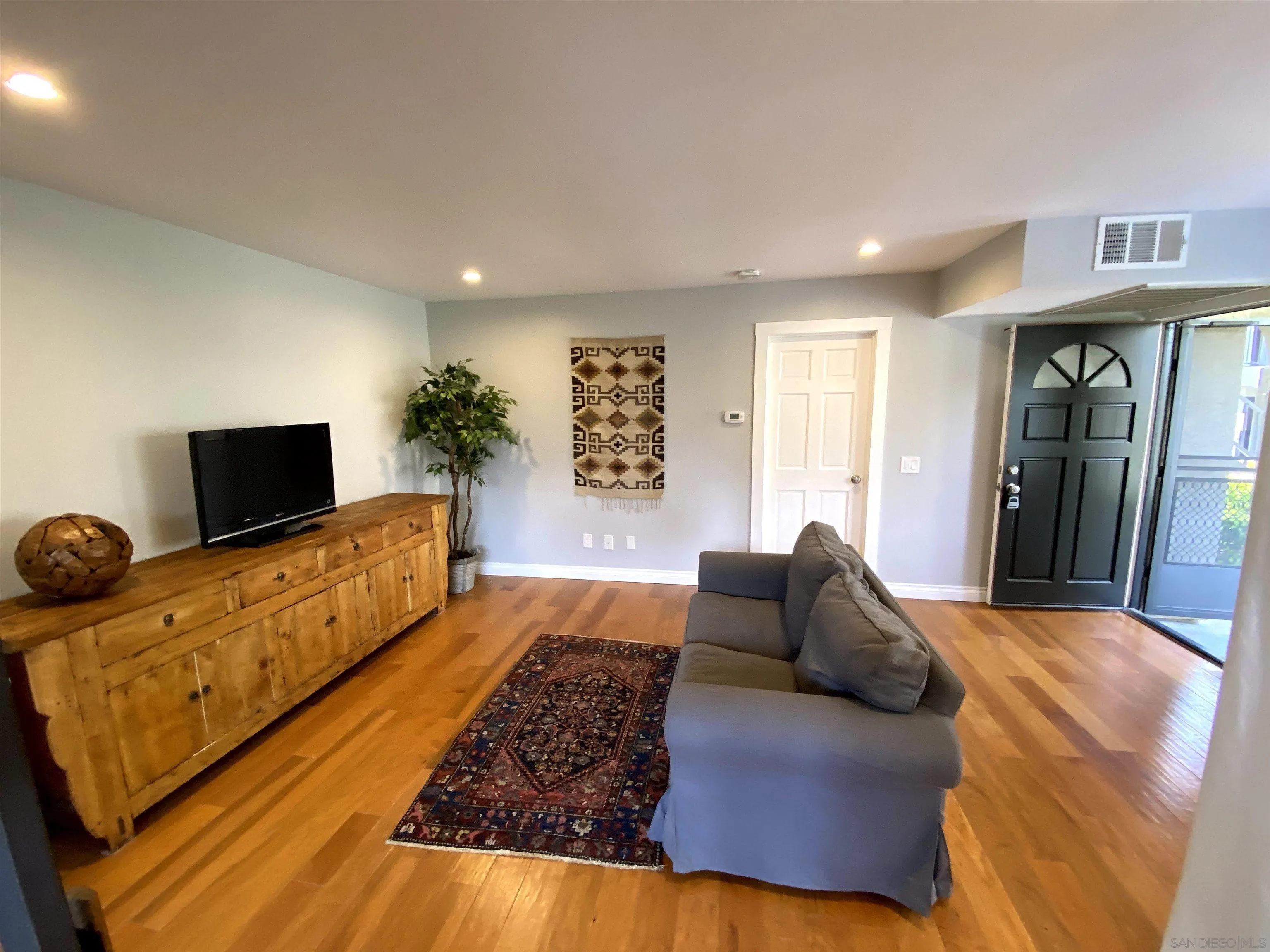 Photo #6: 230017583 Listing 