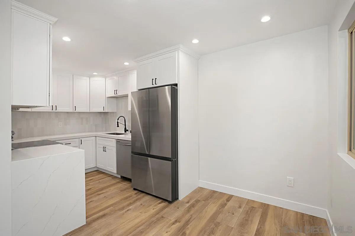 https://cdn.realtyfeed.com/cdn/127/230017936/655adea680e77b4617cec172701b0b7e.webp