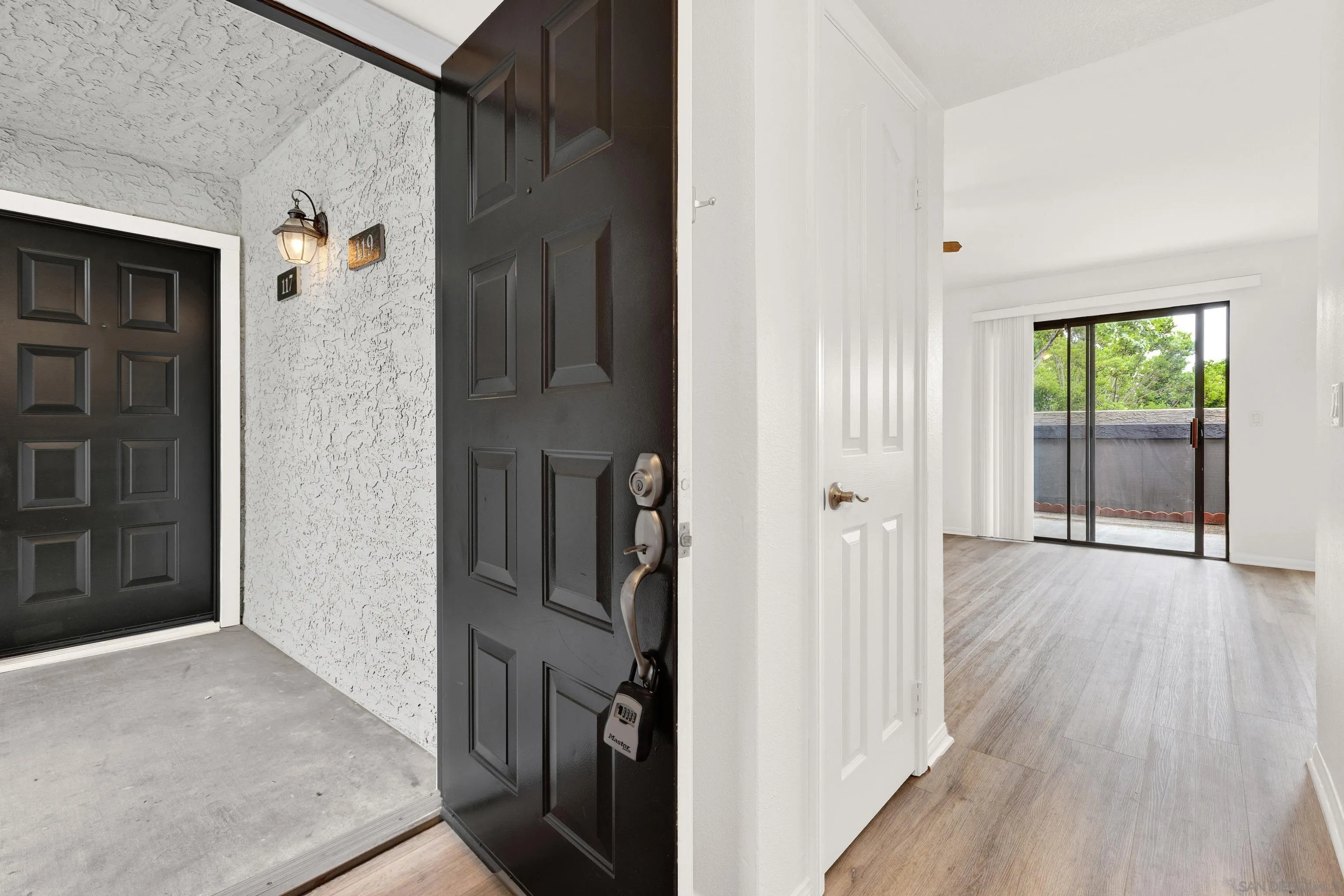 Photo #4: 230018115 Listing 