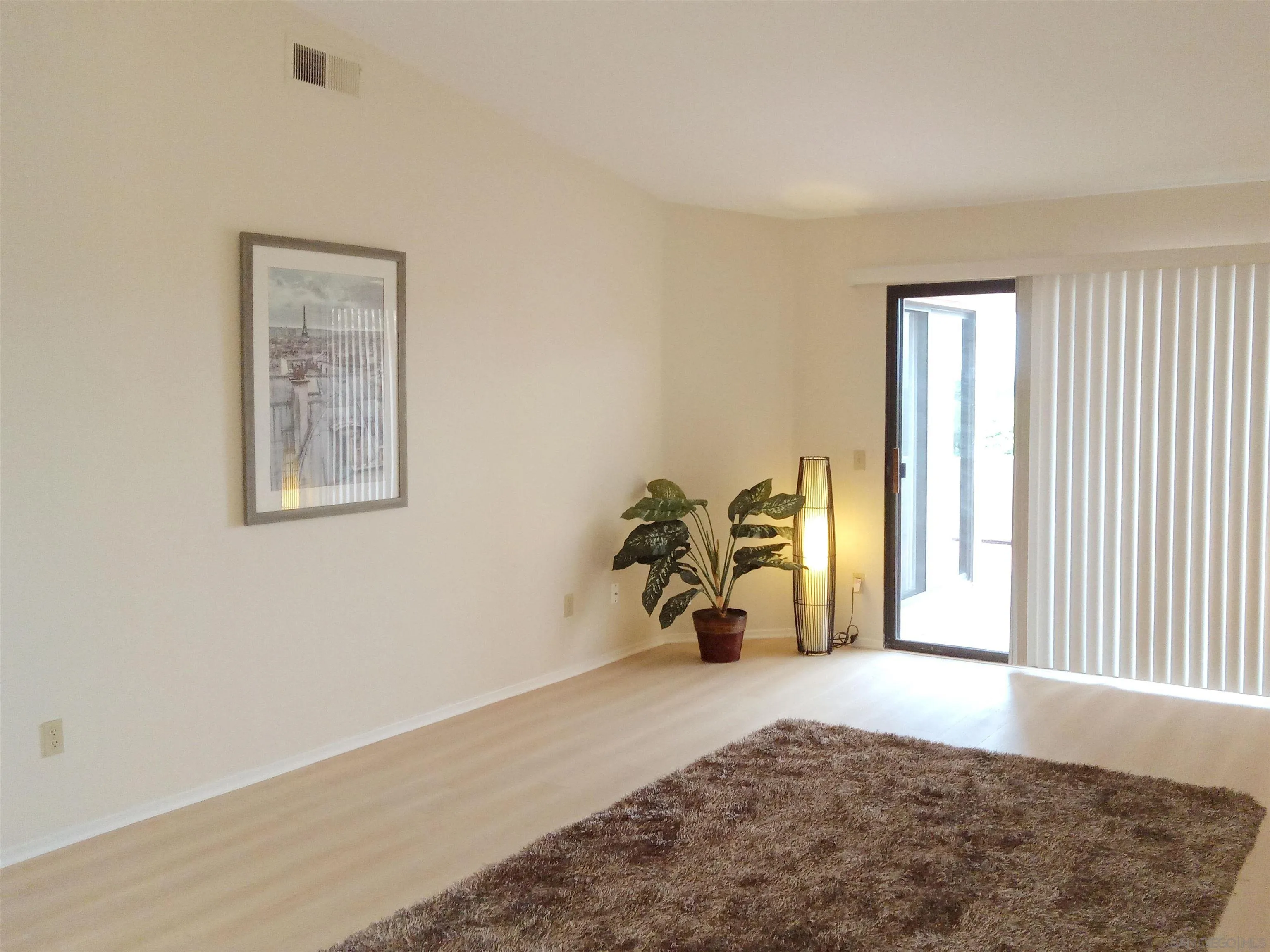 Photo #5: 230018238 Listing 