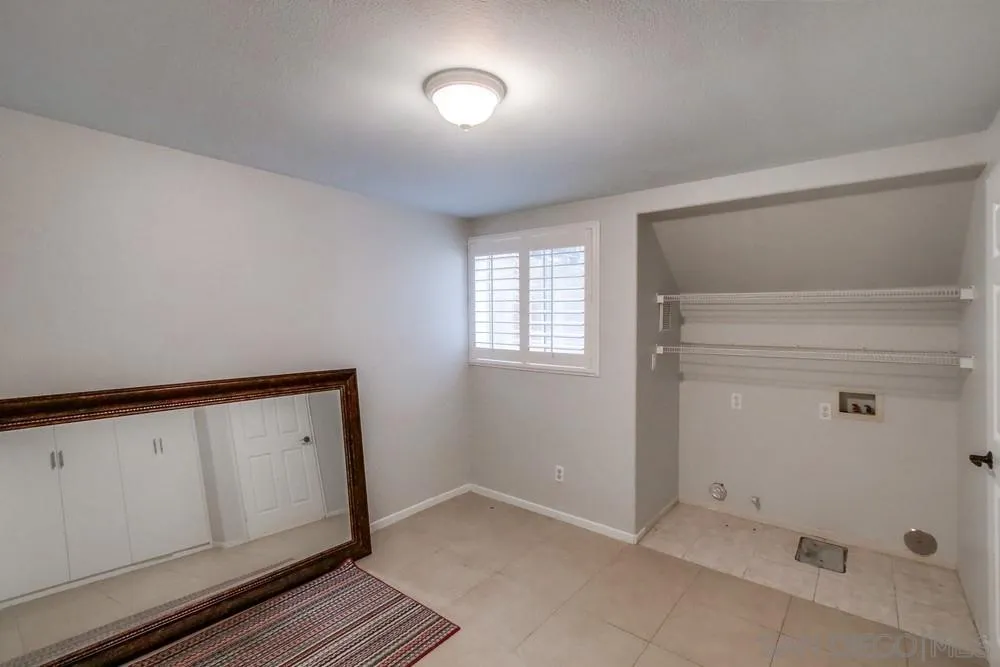 https://cdn.realtyfeed.com/cdn/127/230018358/4313b1e688cfd12698197c544ab9b9e6.webp