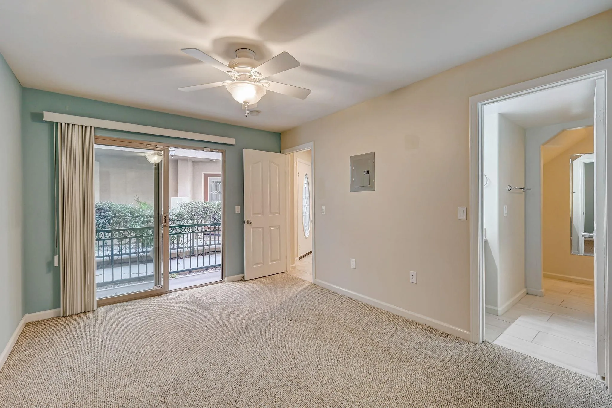 Photo #5: 230018390 Listing 