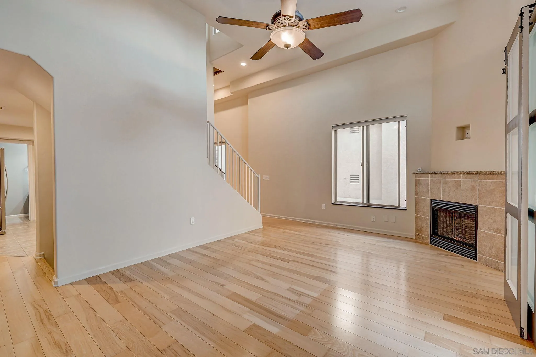 Photo #3: 230018390 Listing 