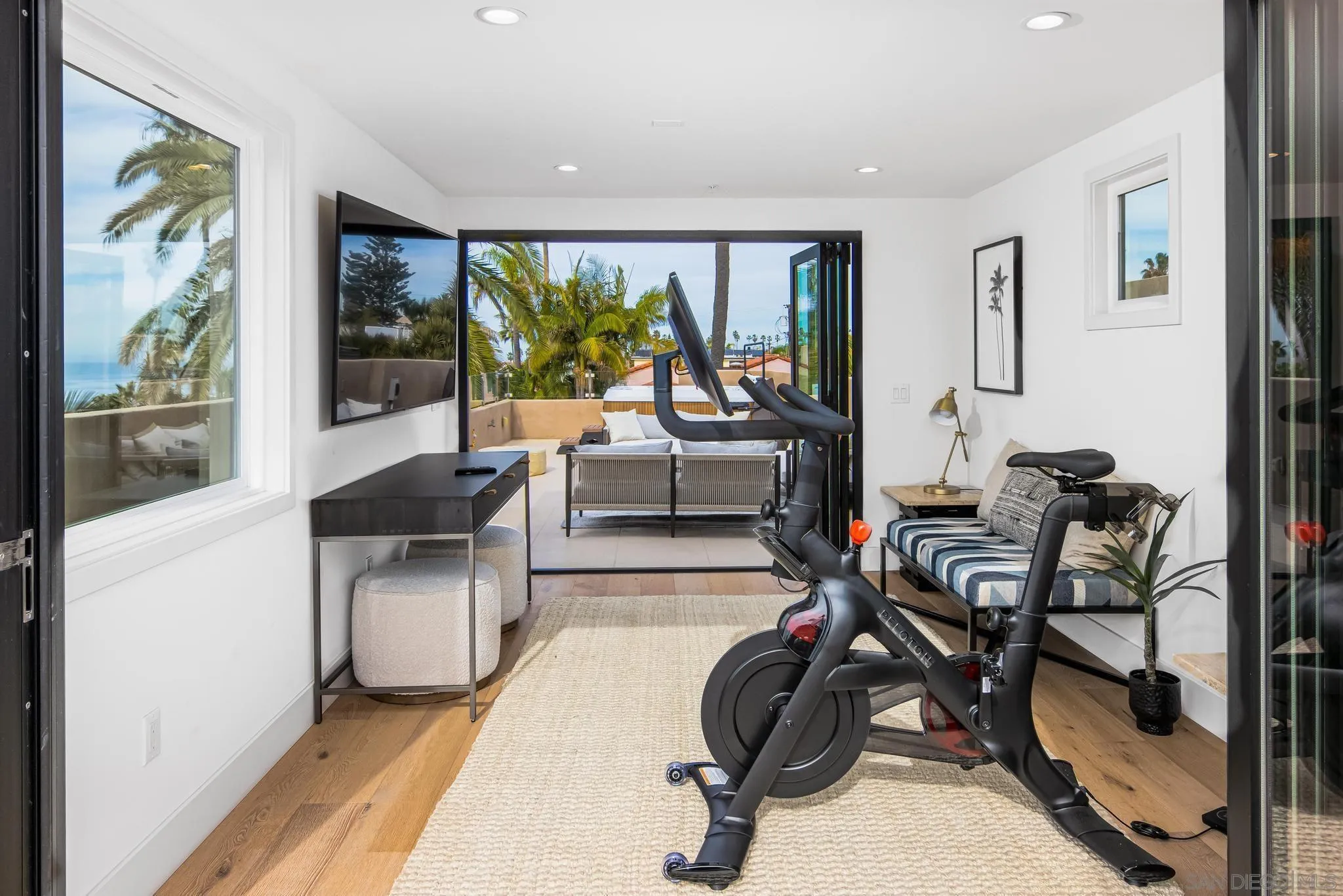https://cdn.realtyfeed.com/cdn/127/230018533/988be6a0dd72195bc6a551b219e05f38.webp