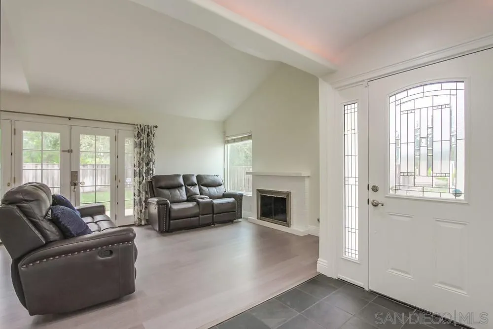 Photo #5: 230018545 Listing 
