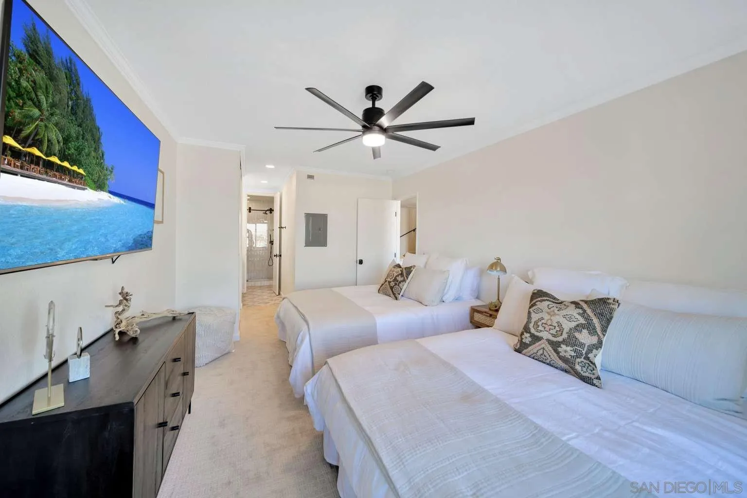 https://cdn.realtyfeed.com/cdn/127/230018621/507e5b4f1e231be5ff19329476db7c32.webp