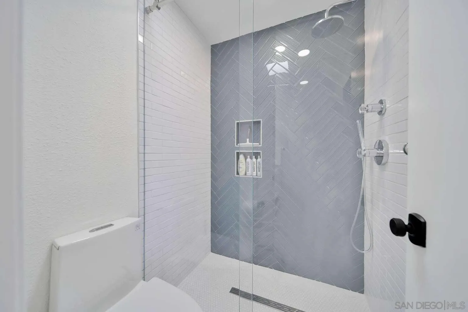 https://cdn.realtyfeed.com/cdn/127/230018621/ca66426a2312e9cd9a03d1c01d2c905e.webp