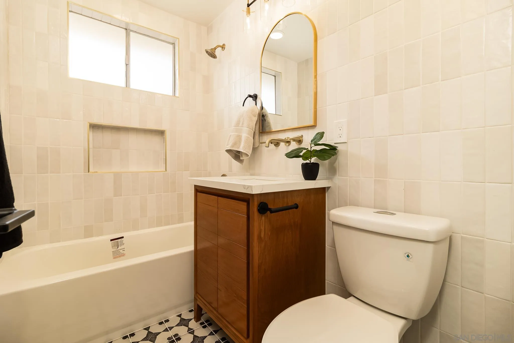 https://cdn.realtyfeed.com/cdn/127/230018936/a8a479f927e73d572857823320f8ced0.webp