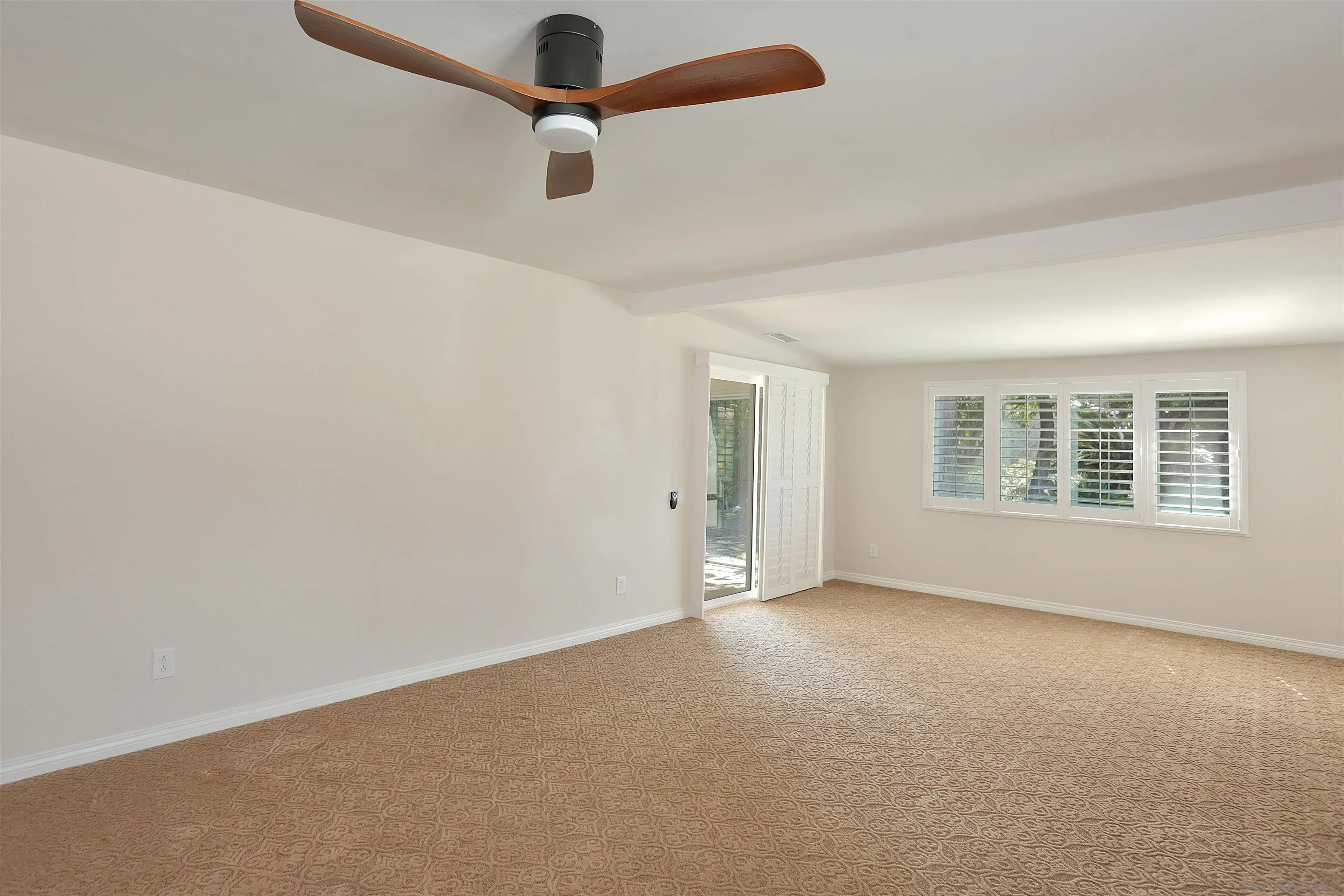 Photo #3: 230018973 Listing 