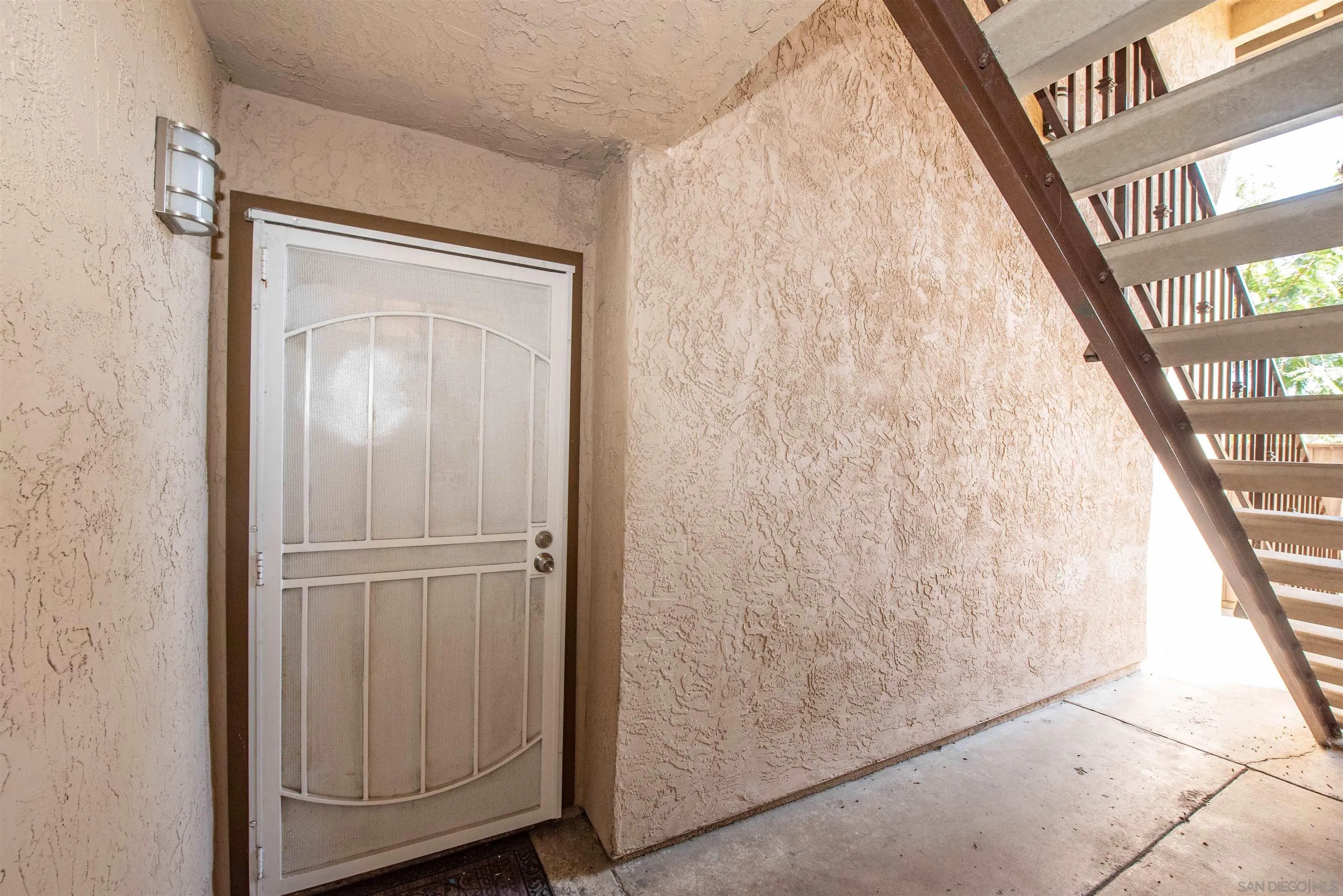 Photo #2: 230018983 Listing 
