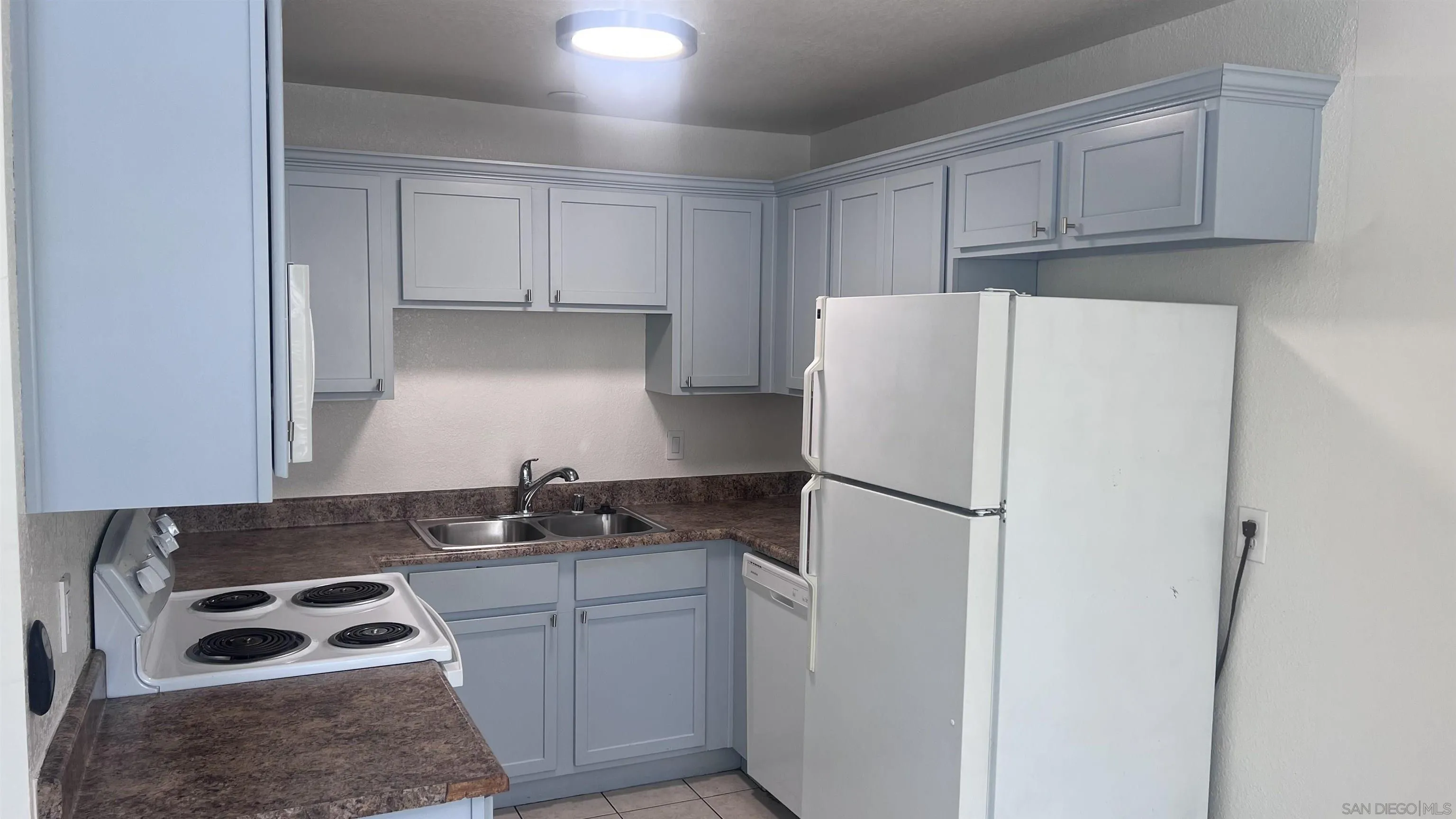 Photo #6: 230018983 Listing 