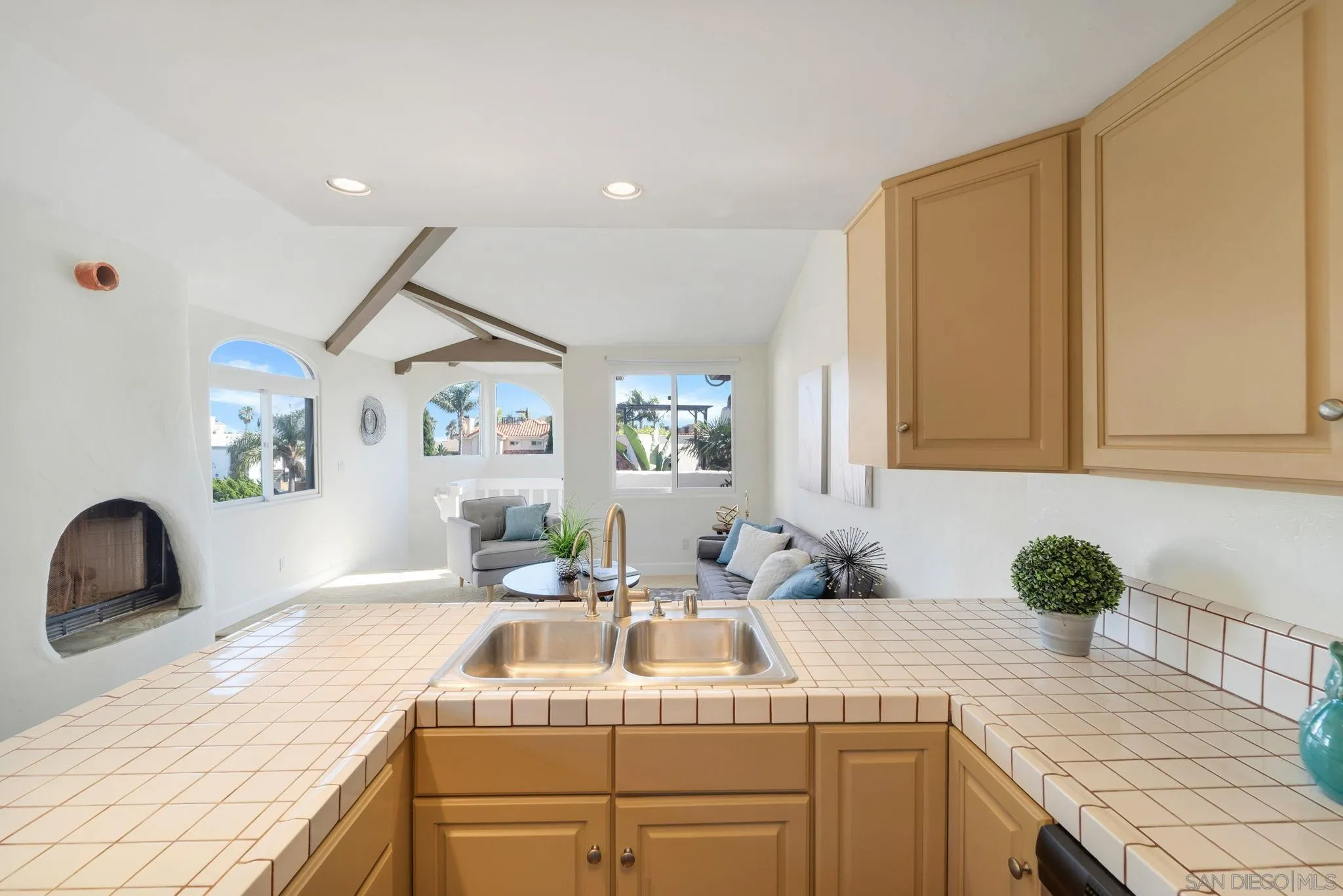 Photo #2: 230019021 Listing 