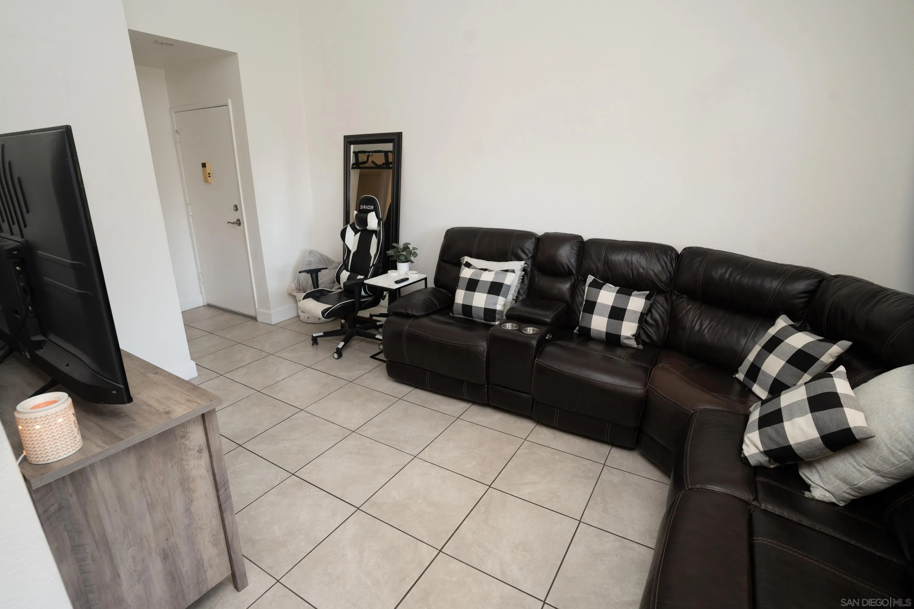 Photo #6: 230019059 Listing 