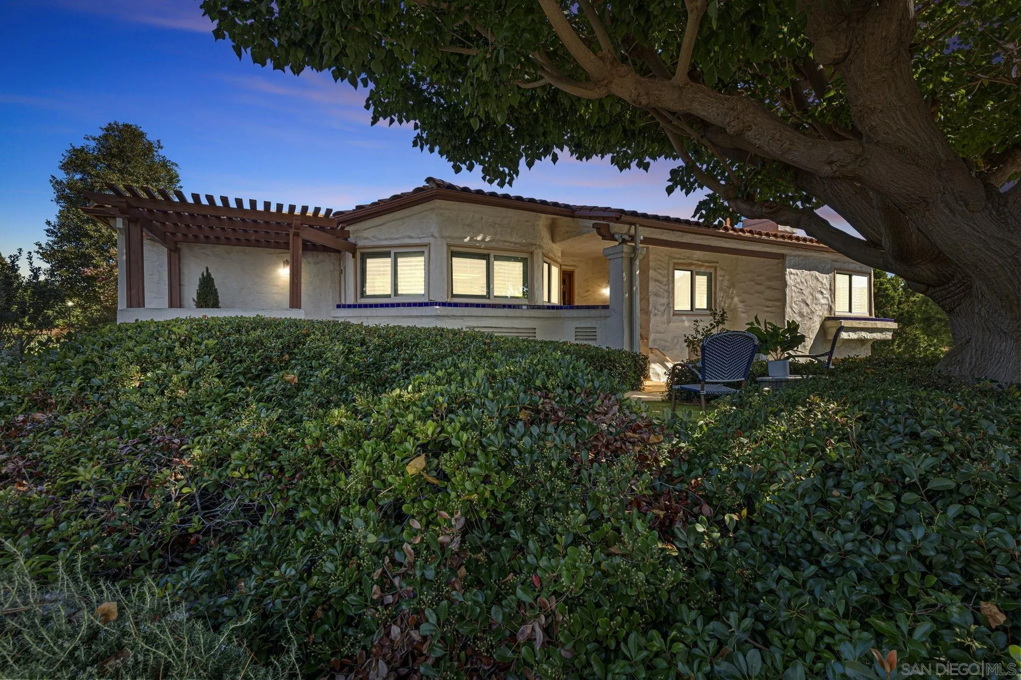 Photo #2: 230019119 Listing 