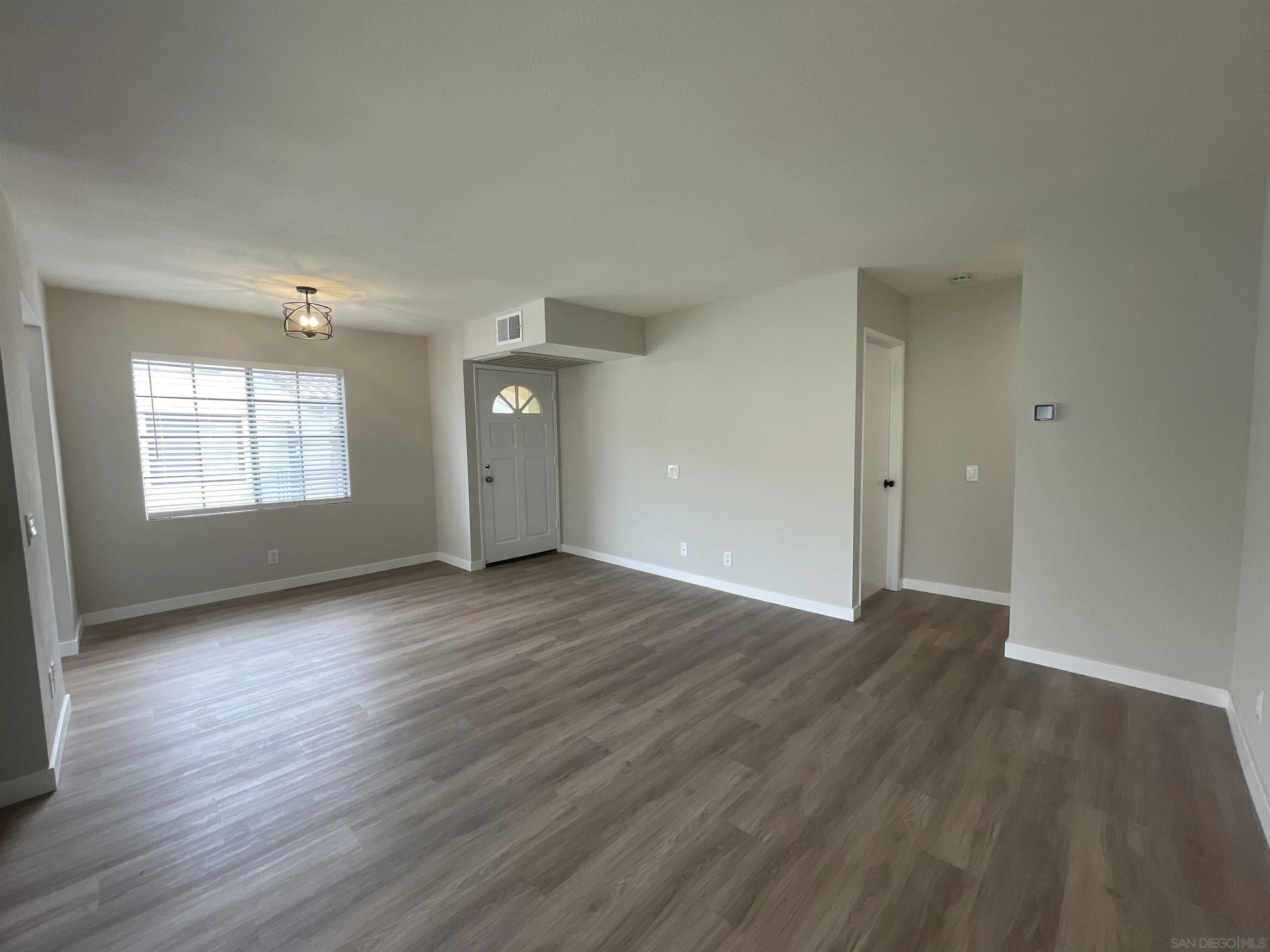 Photo #3: 230019252 Listing 