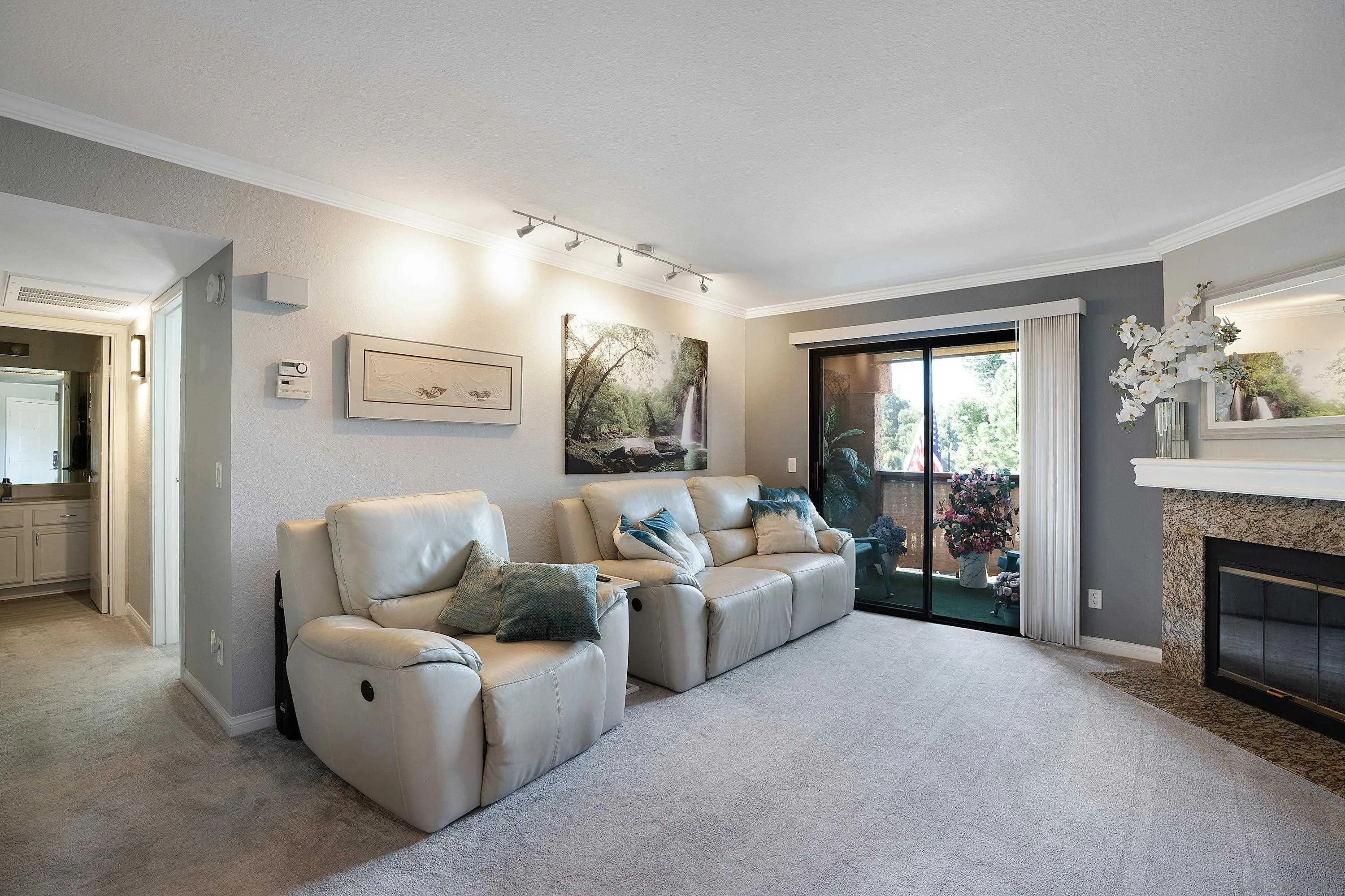 Photo #3: 230019474 Listing 