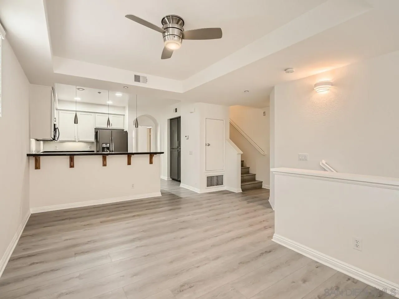 Photo #6: 230019490 Listing 