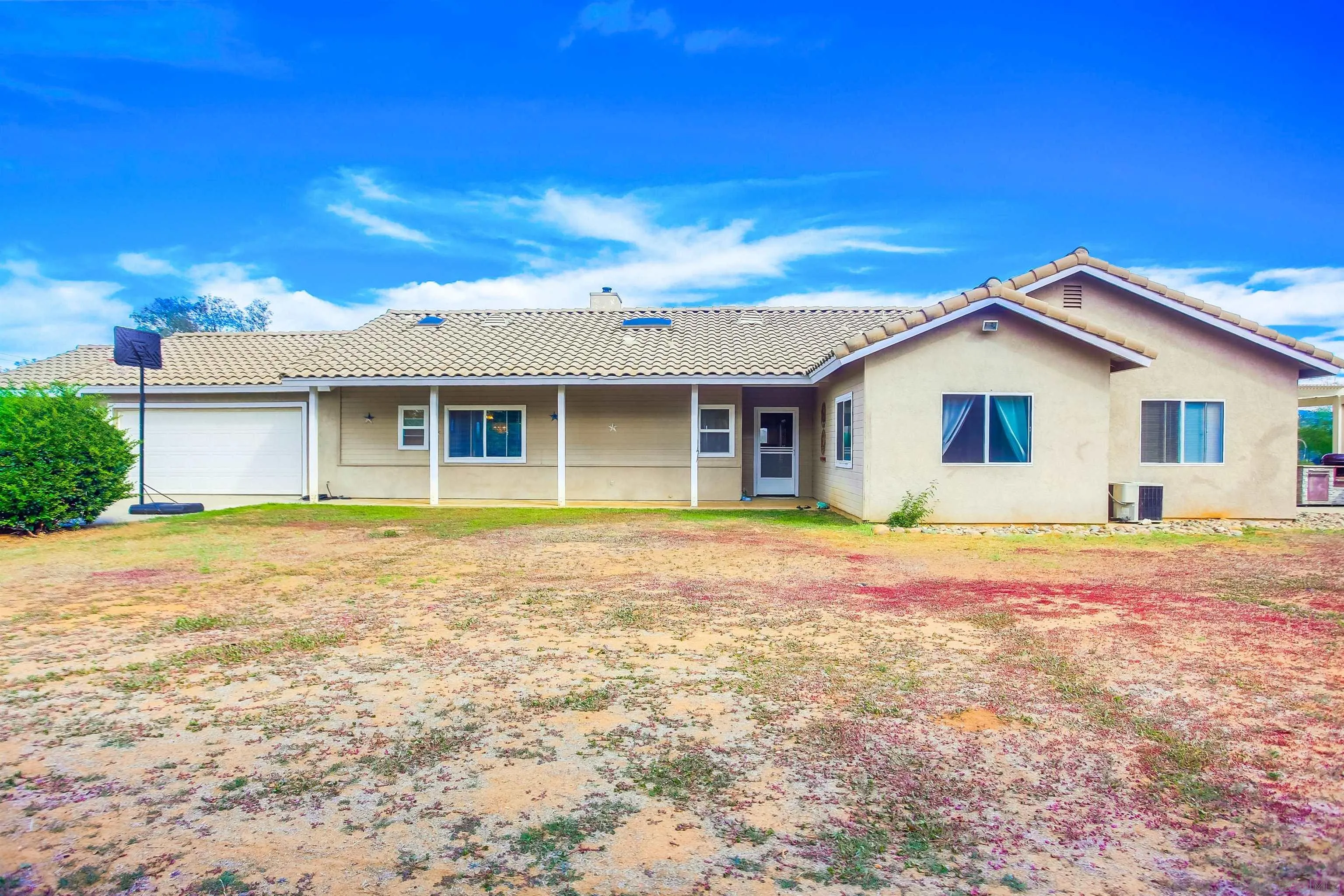 https://cdn.realtyfeed.com/cdn/127/230019527/8d3595a80470f04796eb64bad33ad95e.webp
